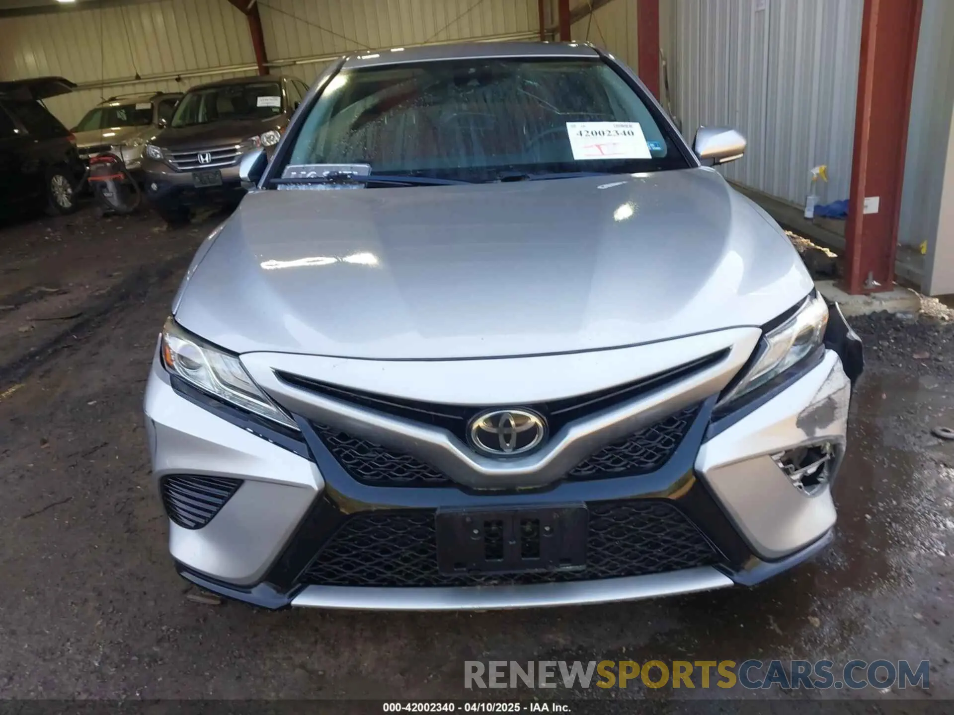 11 Photograph of a damaged car 4T1B61HK3KU794857 TOYOTA CAMRY 2019