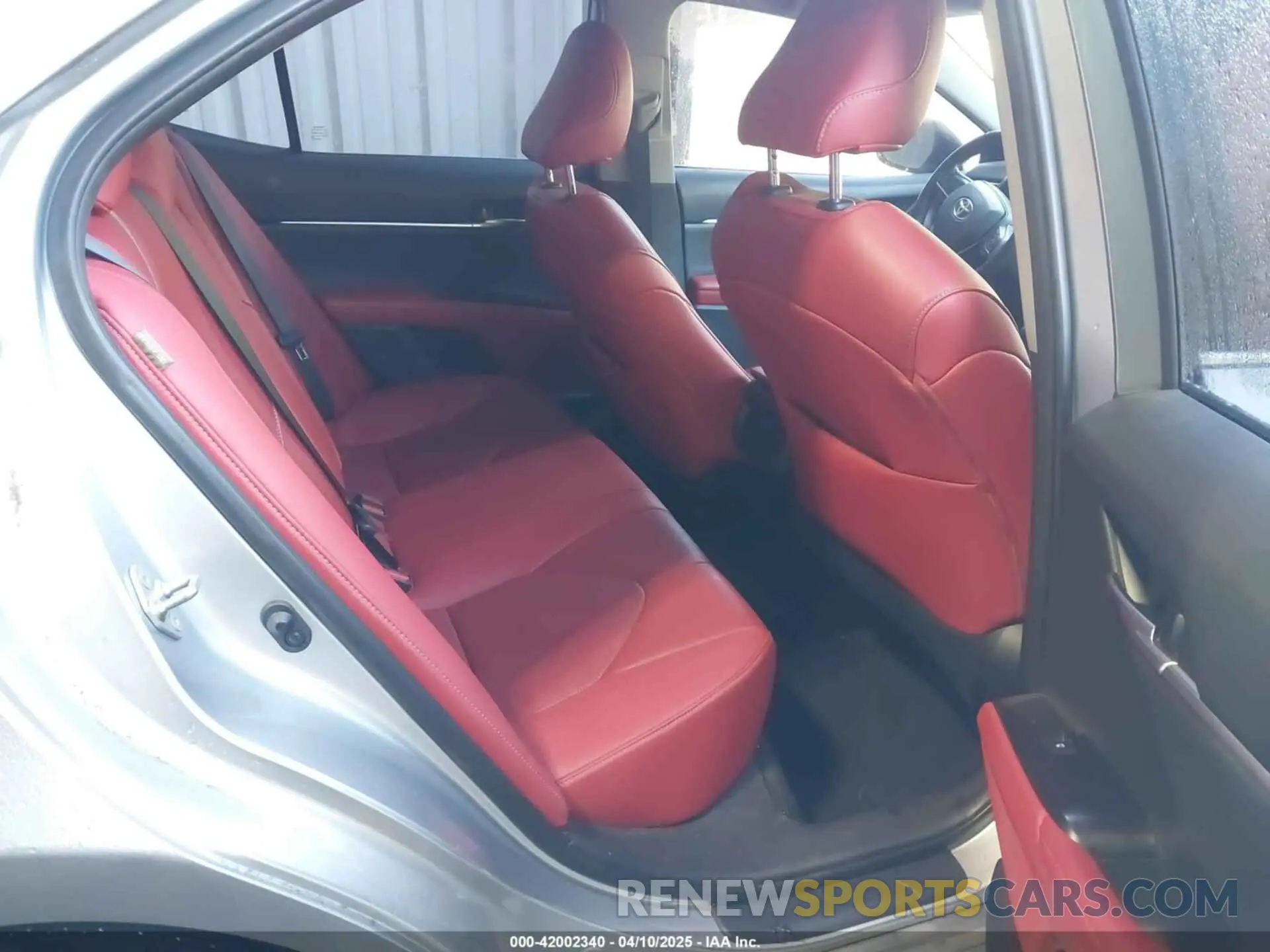 8 Photograph of a damaged car 4T1B61HK3KU794857 TOYOTA CAMRY 2019