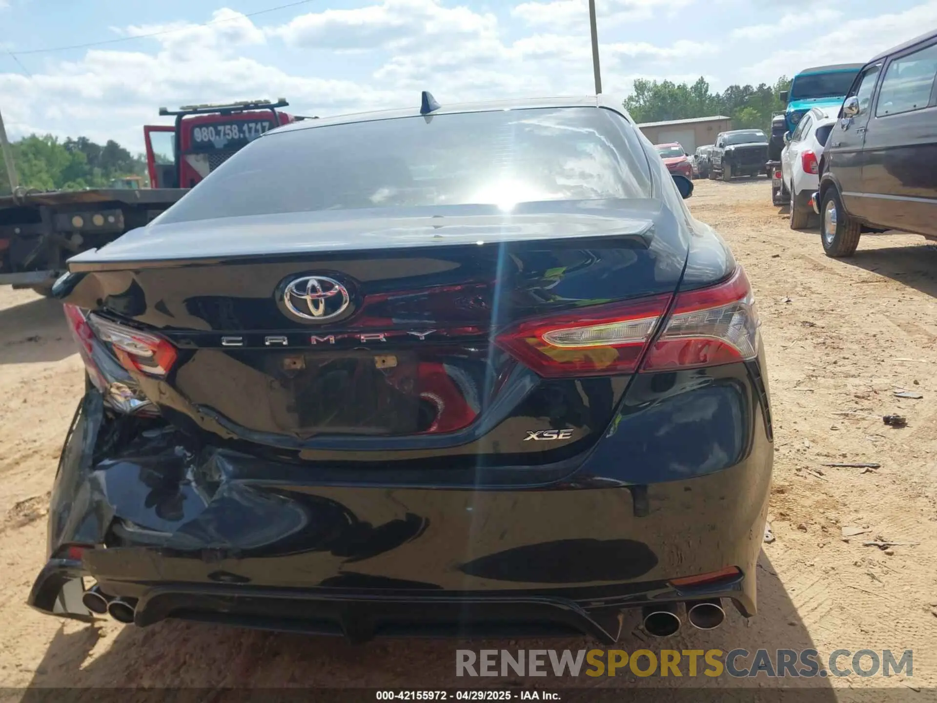 16 Photograph of a damaged car 4T1B61HK3KU856581 TOYOTA CAMRY 2019