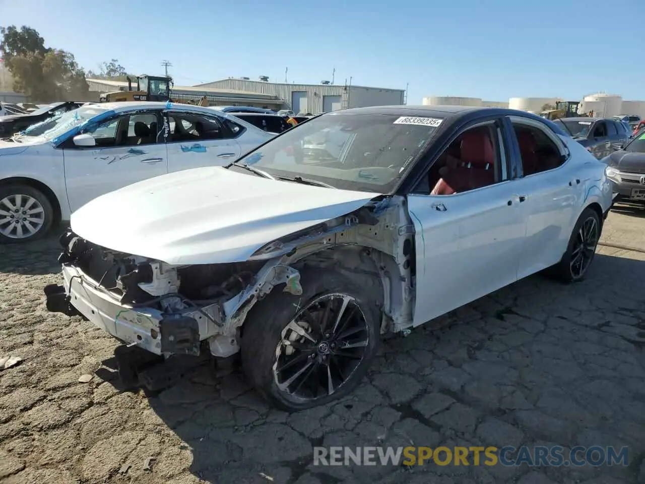 1 Photograph of a damaged car 4T1B61HK4KU254630 TOYOTA CAMRY 2019