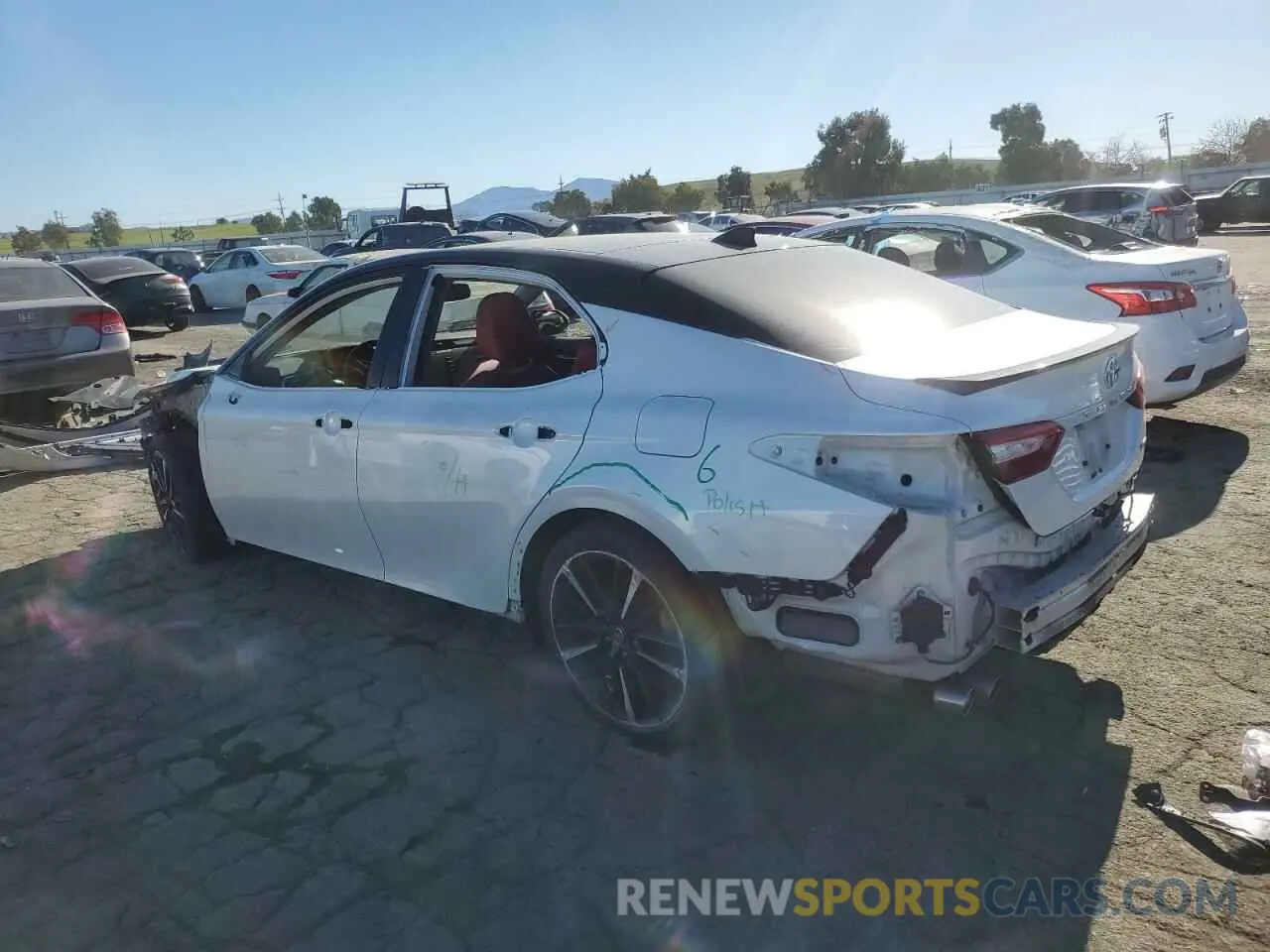 2 Photograph of a damaged car 4T1B61HK4KU254630 TOYOTA CAMRY 2019