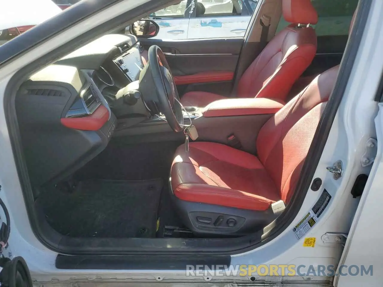 7 Photograph of a damaged car 4T1B61HK4KU254630 TOYOTA CAMRY 2019