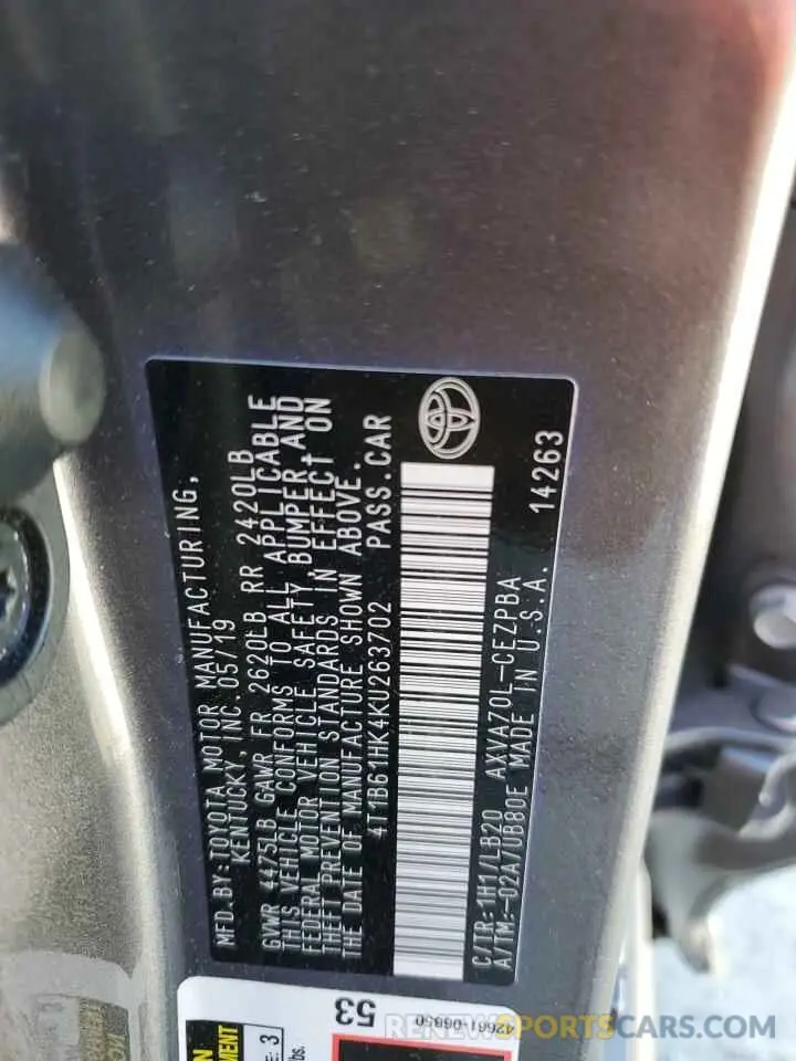 10 Photograph of a damaged car 4T1B61HK4KU263702 TOYOTA CAMRY 2019