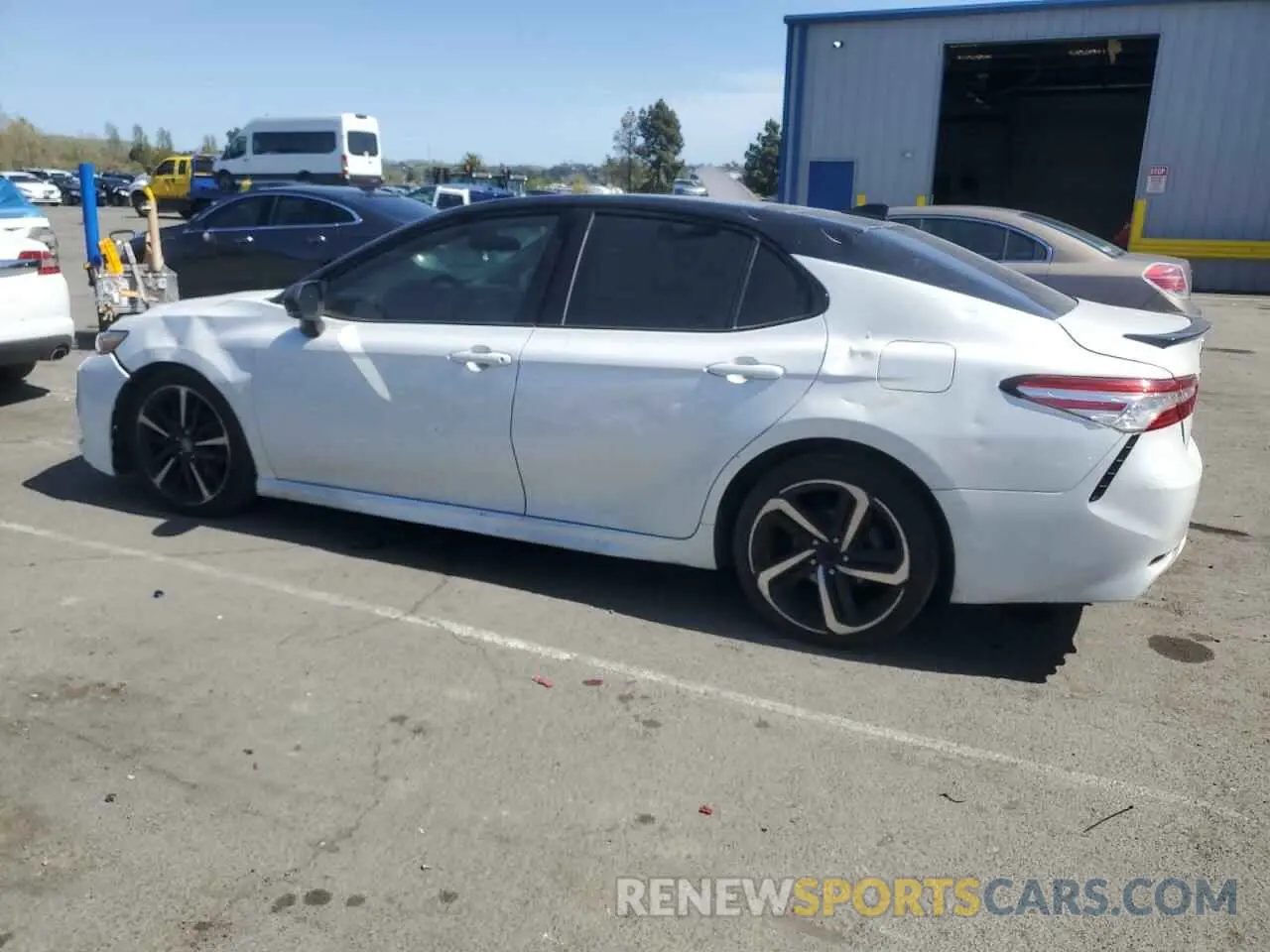 2 Photograph of a damaged car 4T1B61HK4KU291189 TOYOTA CAMRY 2019