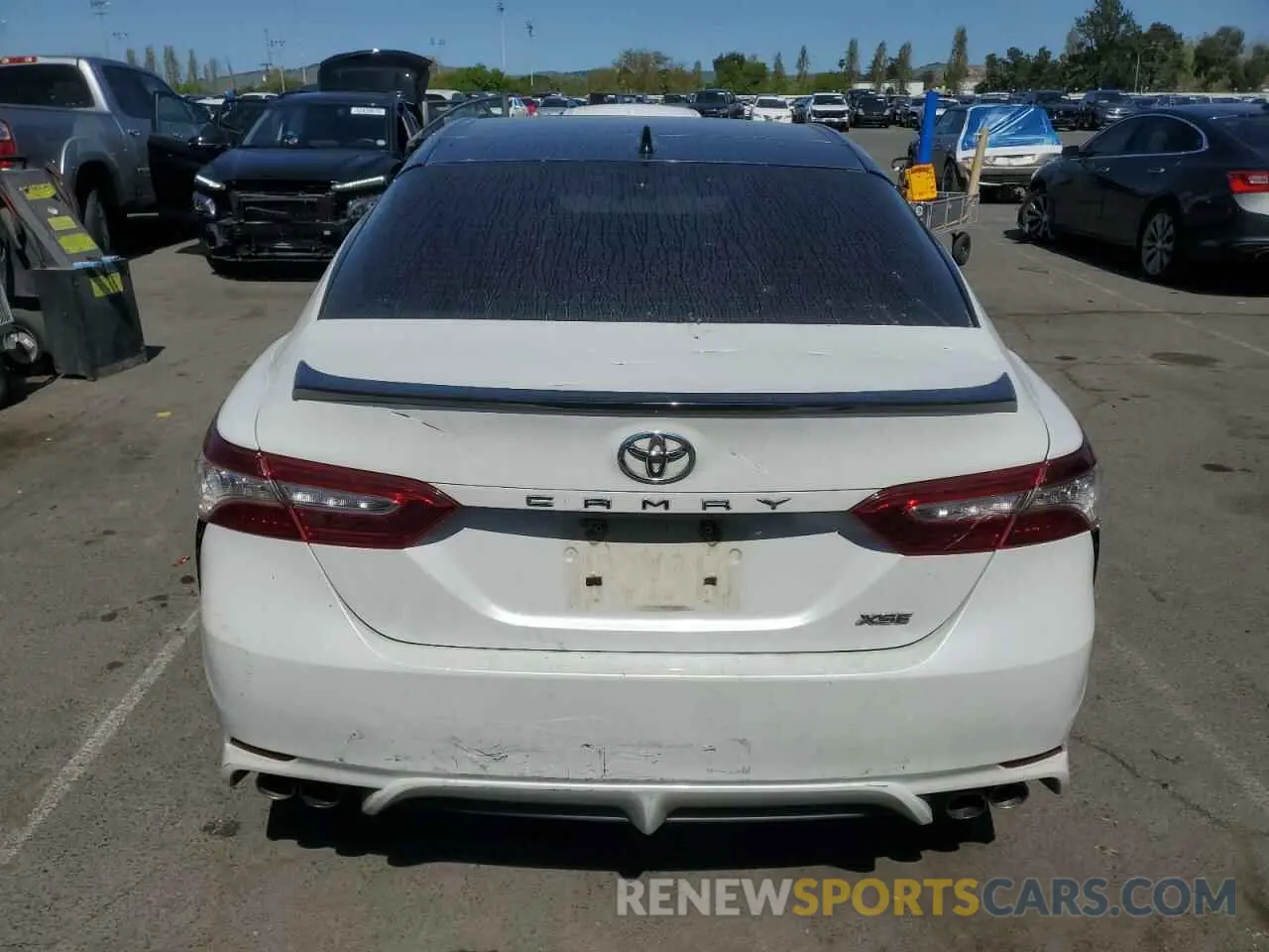 6 Photograph of a damaged car 4T1B61HK4KU291189 TOYOTA CAMRY 2019