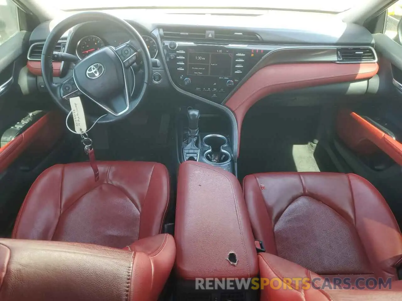 8 Photograph of a damaged car 4T1B61HK4KU291189 TOYOTA CAMRY 2019
