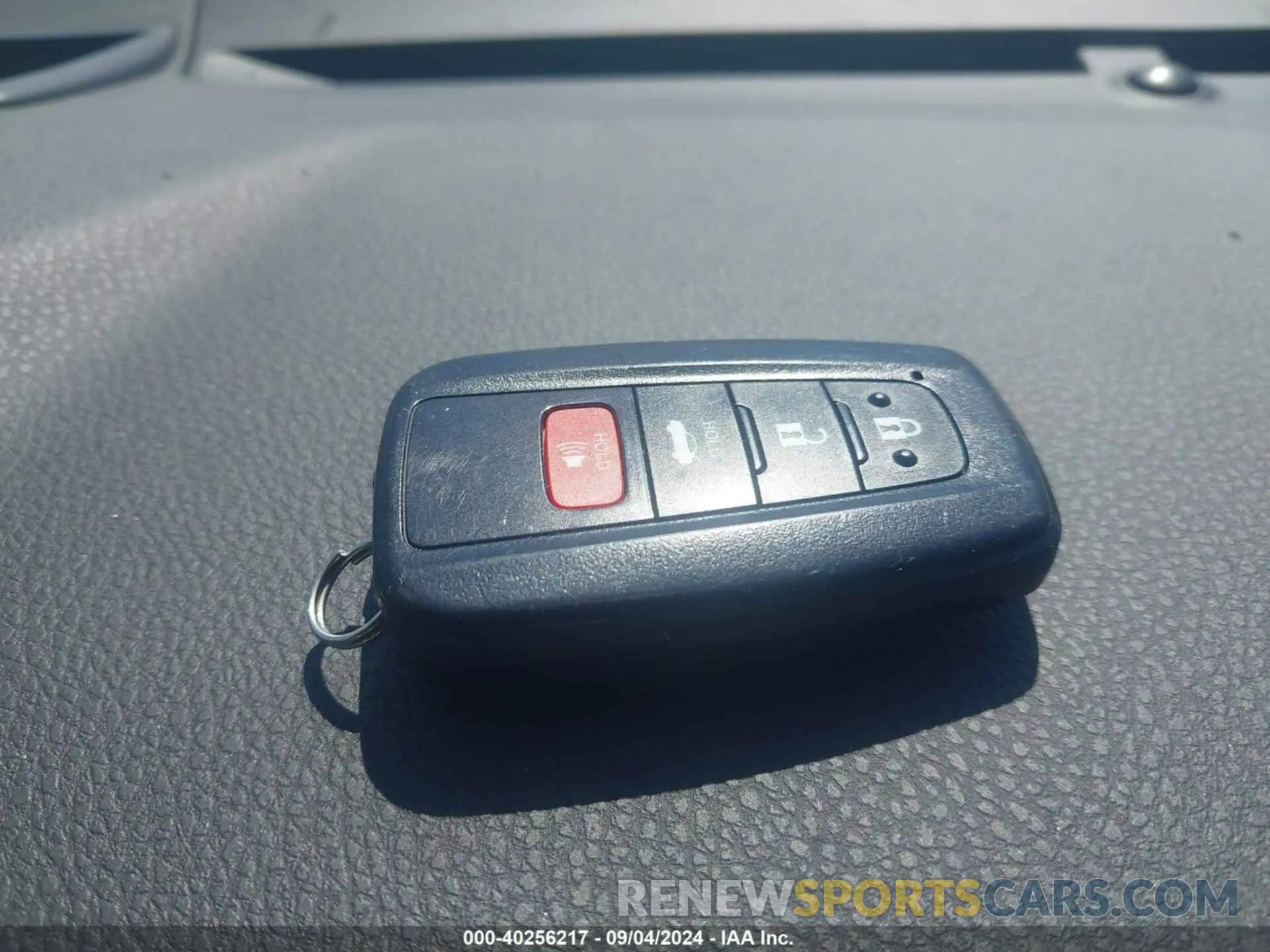 11 Photograph of a damaged car 4T1B61HK4KU294271 TOYOTA CAMRY 2019