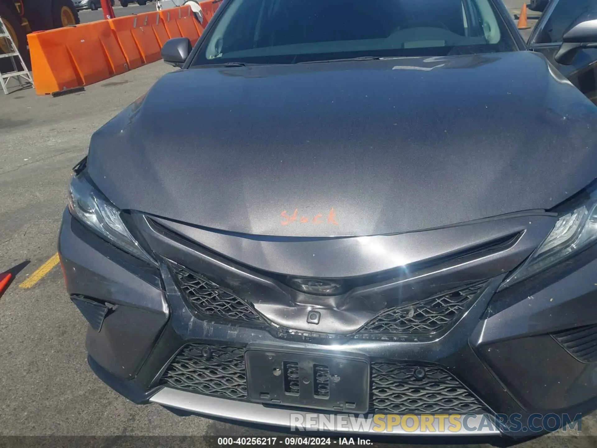 17 Photograph of a damaged car 4T1B61HK4KU294271 TOYOTA CAMRY 2019