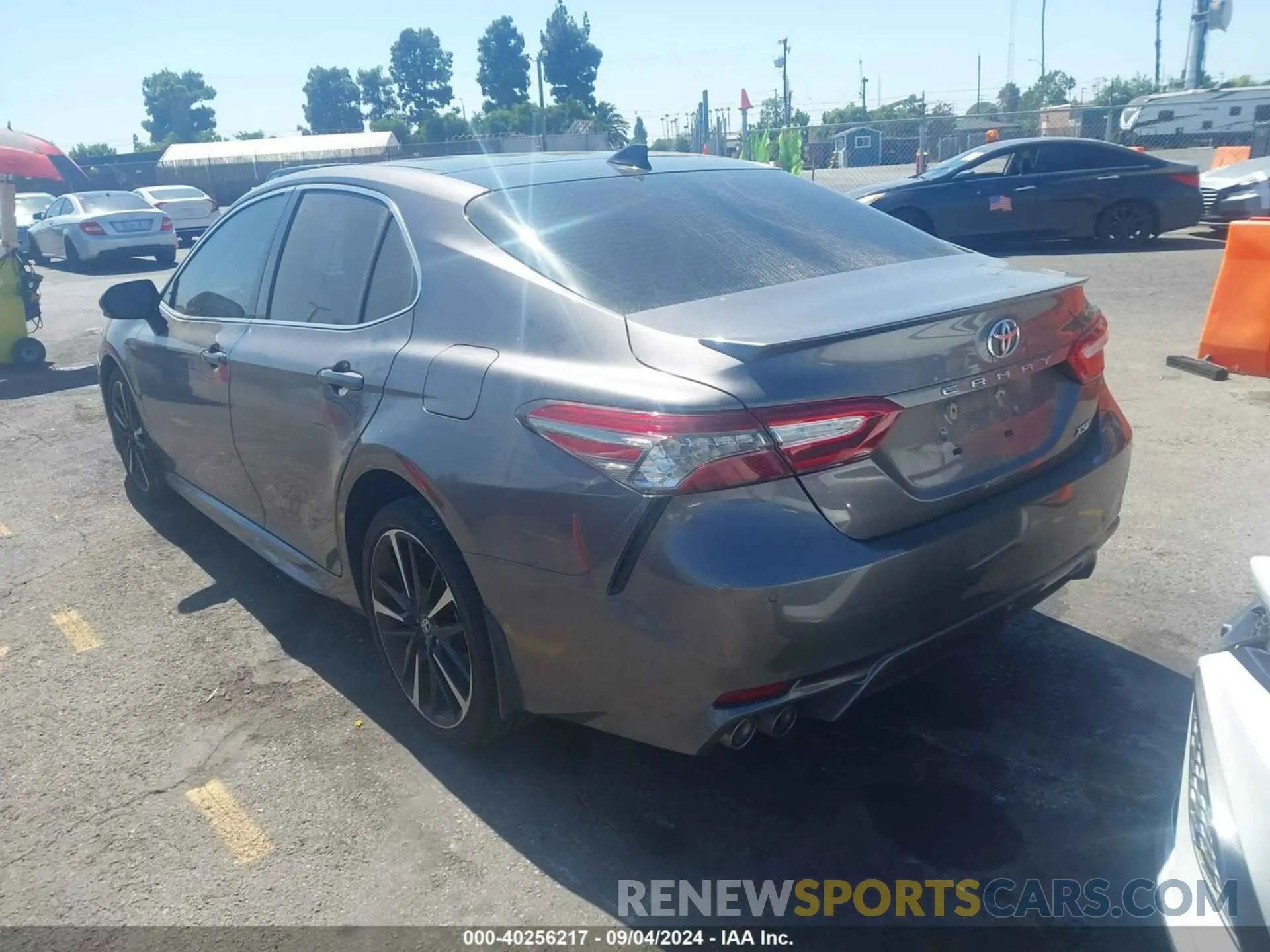 3 Photograph of a damaged car 4T1B61HK4KU294271 TOYOTA CAMRY 2019