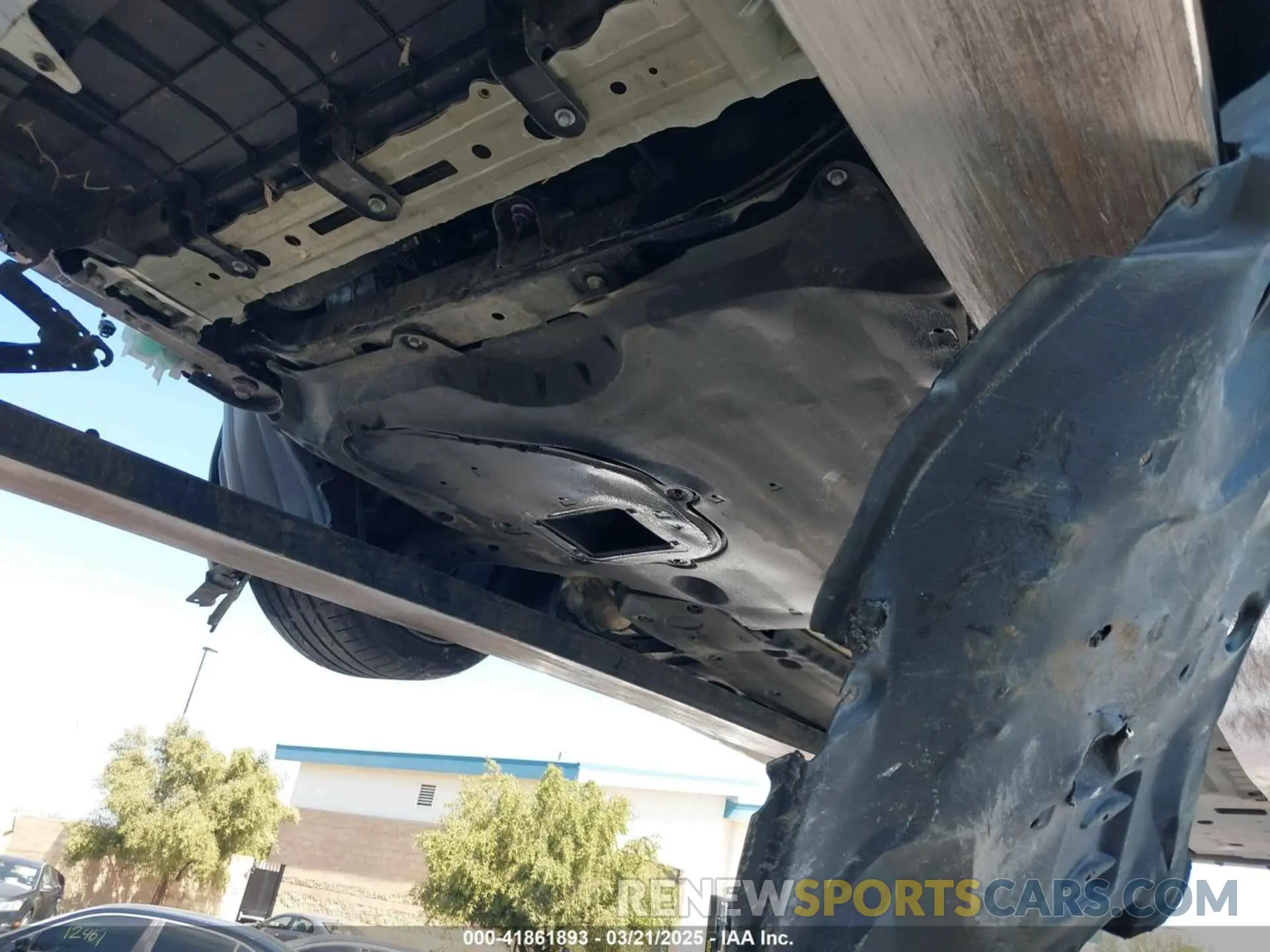 18 Photograph of a damaged car 4T1B61HK4KU691866 TOYOTA CAMRY 2019