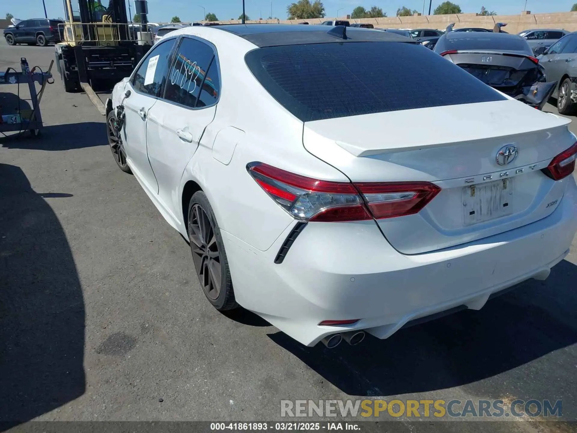 3 Photograph of a damaged car 4T1B61HK4KU691866 TOYOTA CAMRY 2019