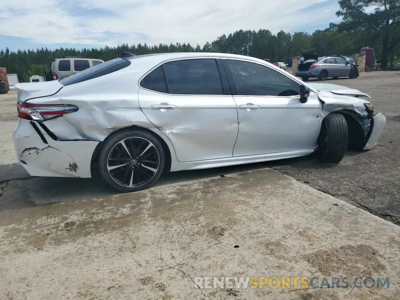 3 Photograph of a damaged car 4T1B61HK4KU704969 TOYOTA CAMRY 2019