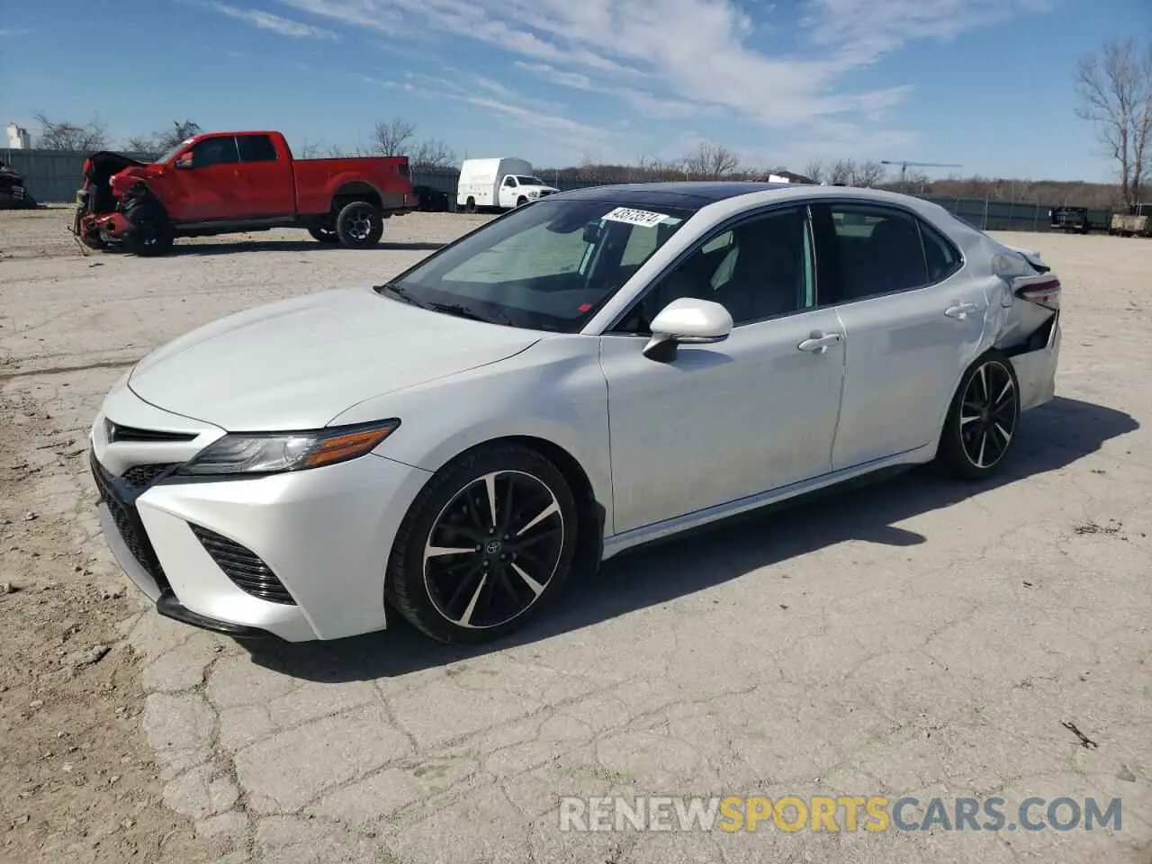 1 Photograph of a damaged car 4T1B61HK4KU707550 TOYOTA CAMRY 2019