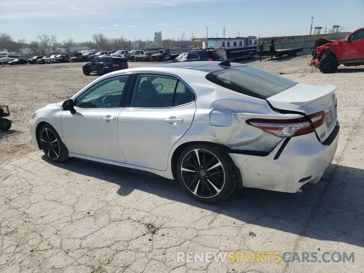 2 Photograph of a damaged car 4T1B61HK4KU707550 TOYOTA CAMRY 2019