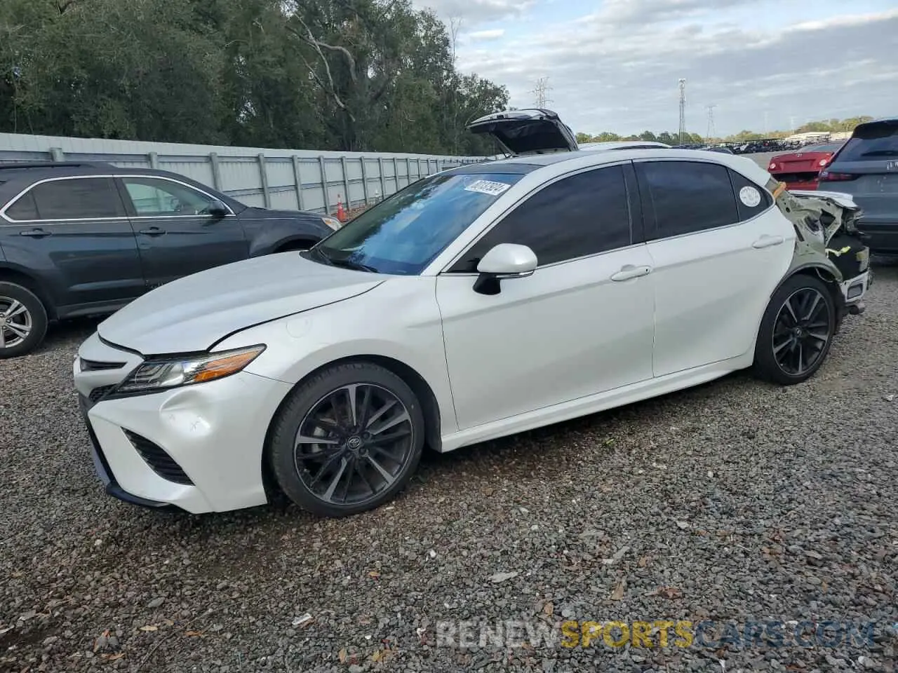 1 Photograph of a damaged car 4T1B61HK4KU723313 TOYOTA CAMRY 2019