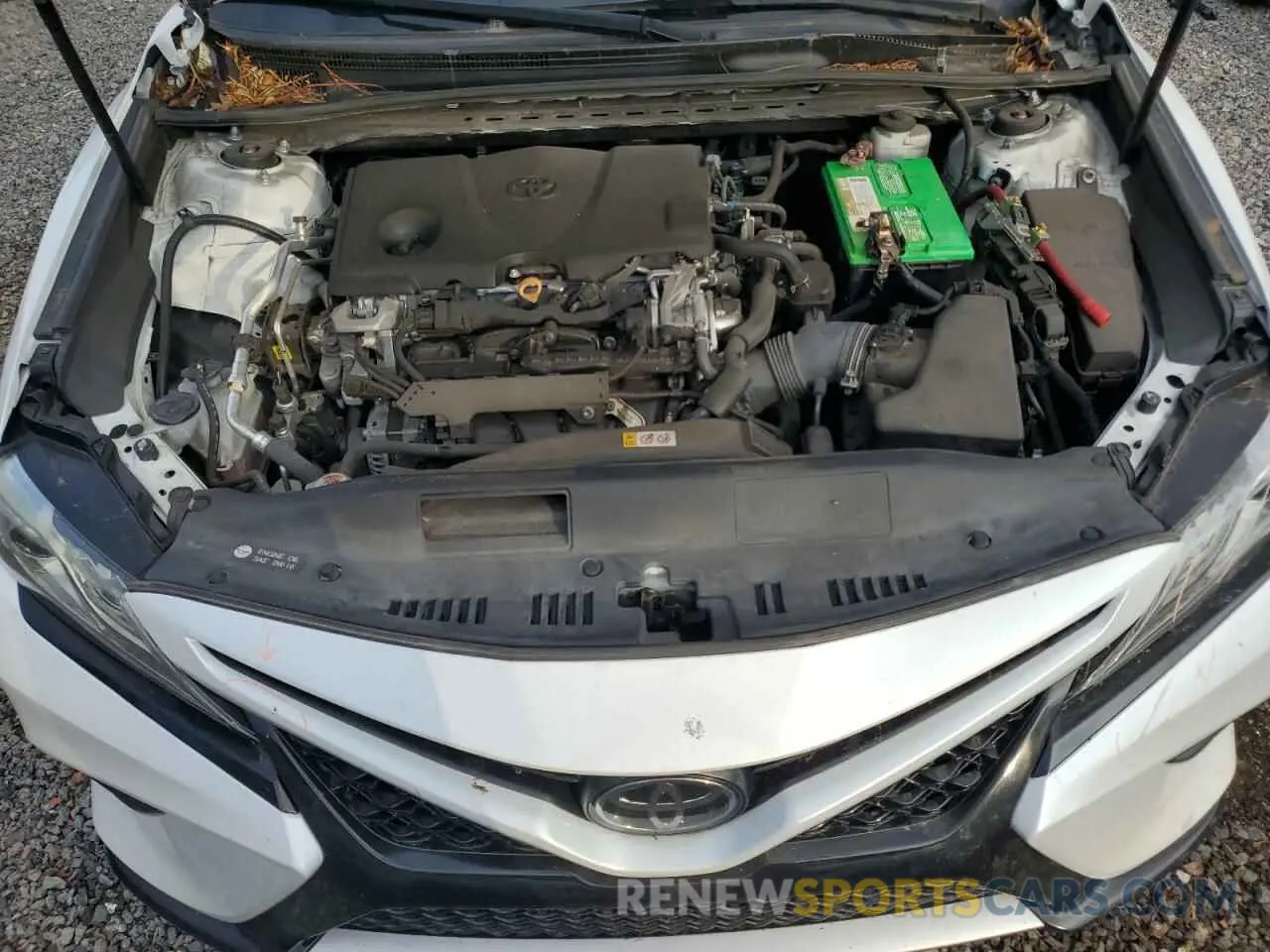 11 Photograph of a damaged car 4T1B61HK4KU723313 TOYOTA CAMRY 2019