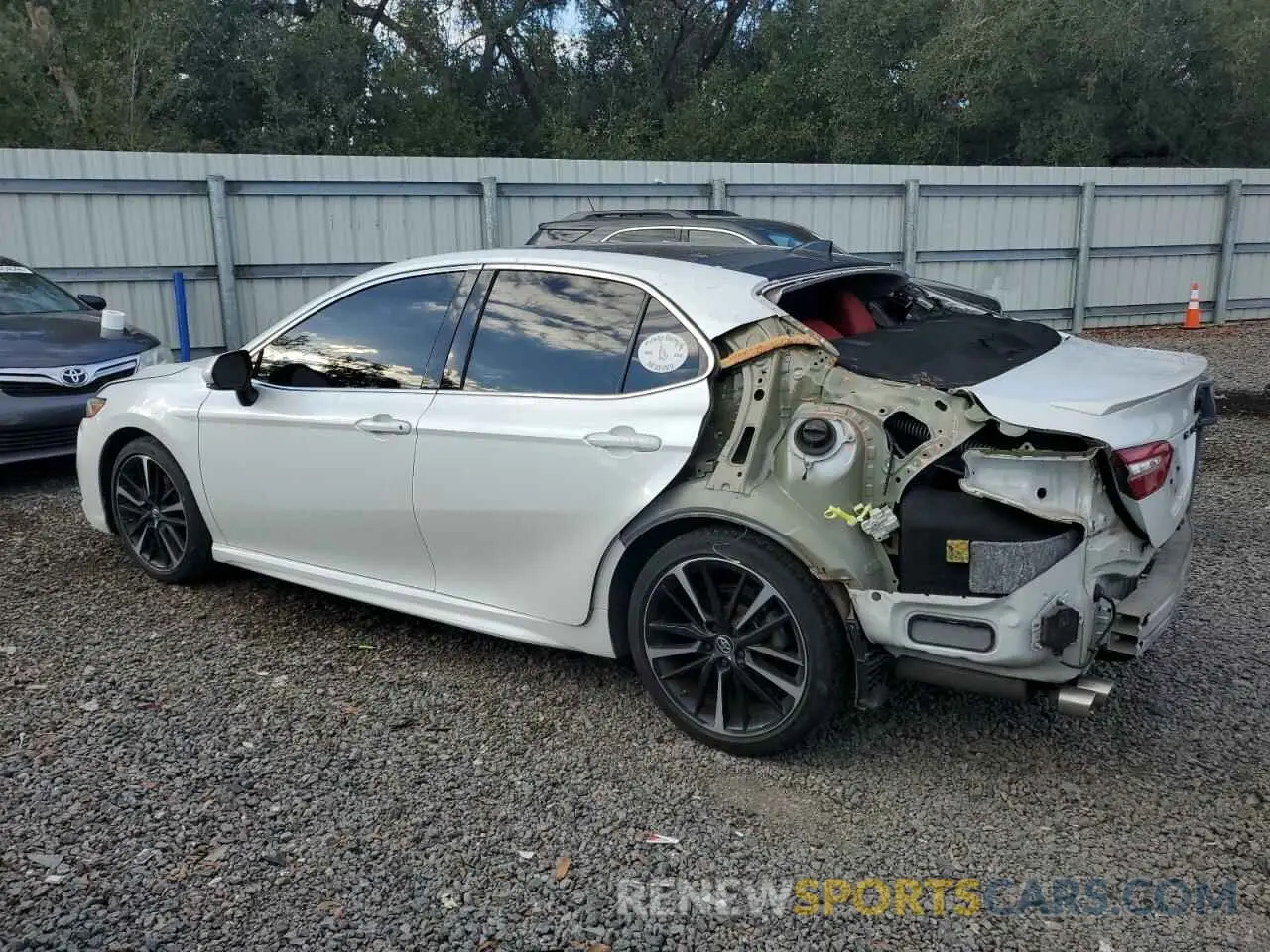 2 Photograph of a damaged car 4T1B61HK4KU723313 TOYOTA CAMRY 2019