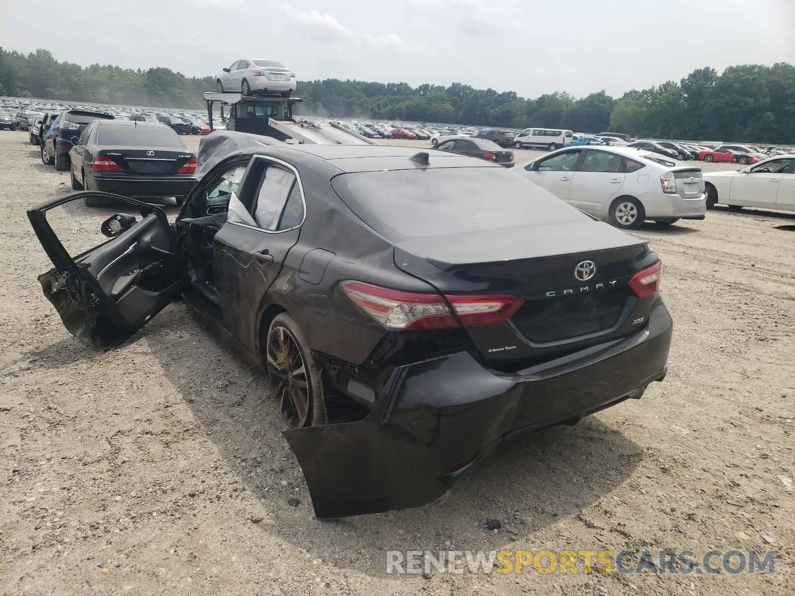 3 Photograph of a damaged car 4T1B61HK4KU764962 TOYOTA CAMRY 2019