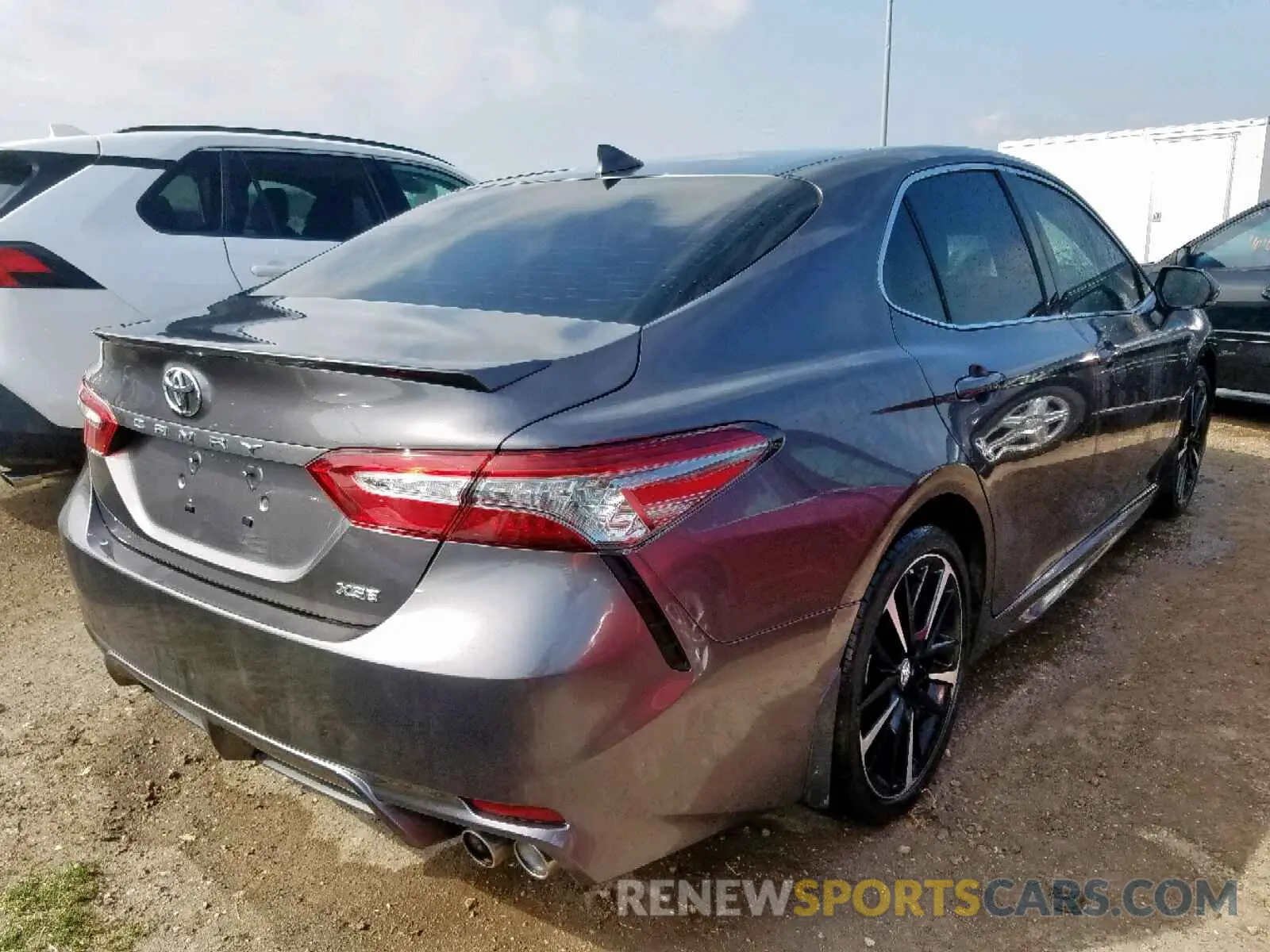 4 Photograph of a damaged car 4T1B61HK4KU767327 TOYOTA CAMRY 2019
