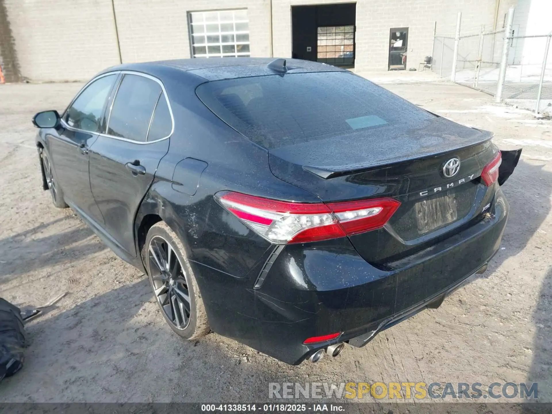 3 Photograph of a damaged car 4T1B61HK4KU833391 TOYOTA CAMRY 2019