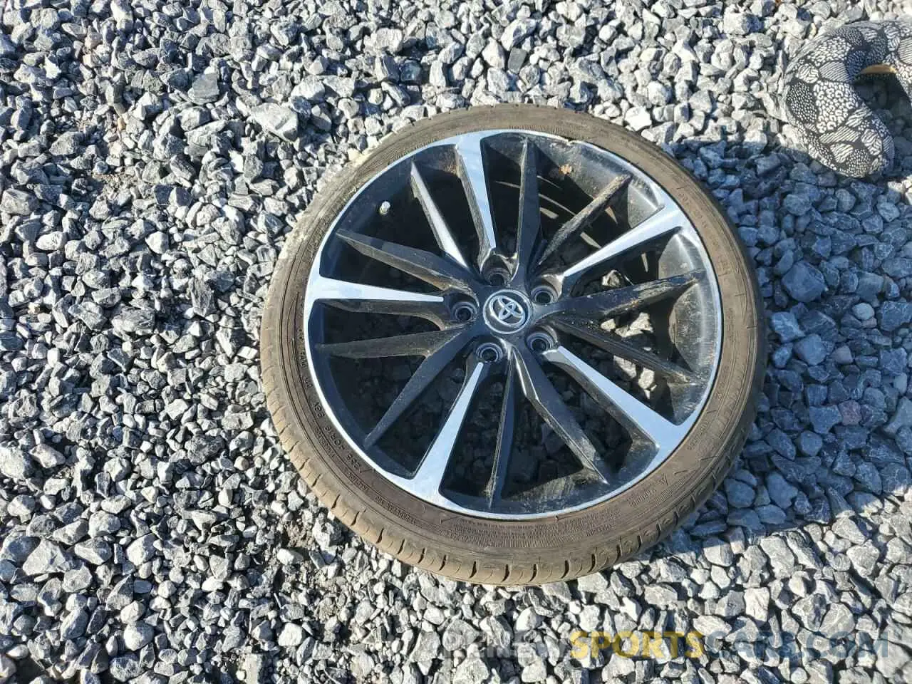 14 Photograph of a damaged car 4T1B61HK5KU167349 TOYOTA CAMRY 2019