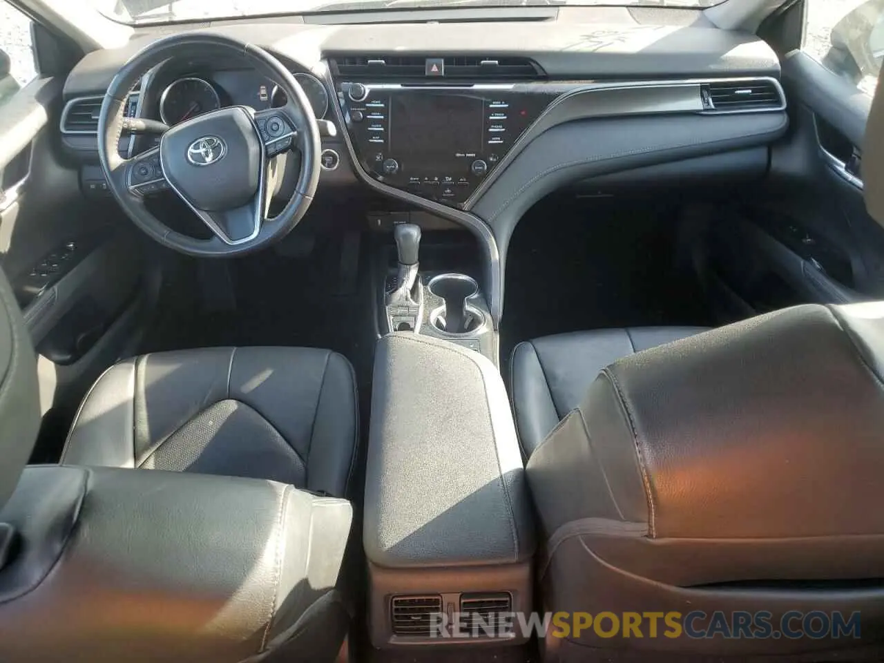 8 Photograph of a damaged car 4T1B61HK5KU167349 TOYOTA CAMRY 2019