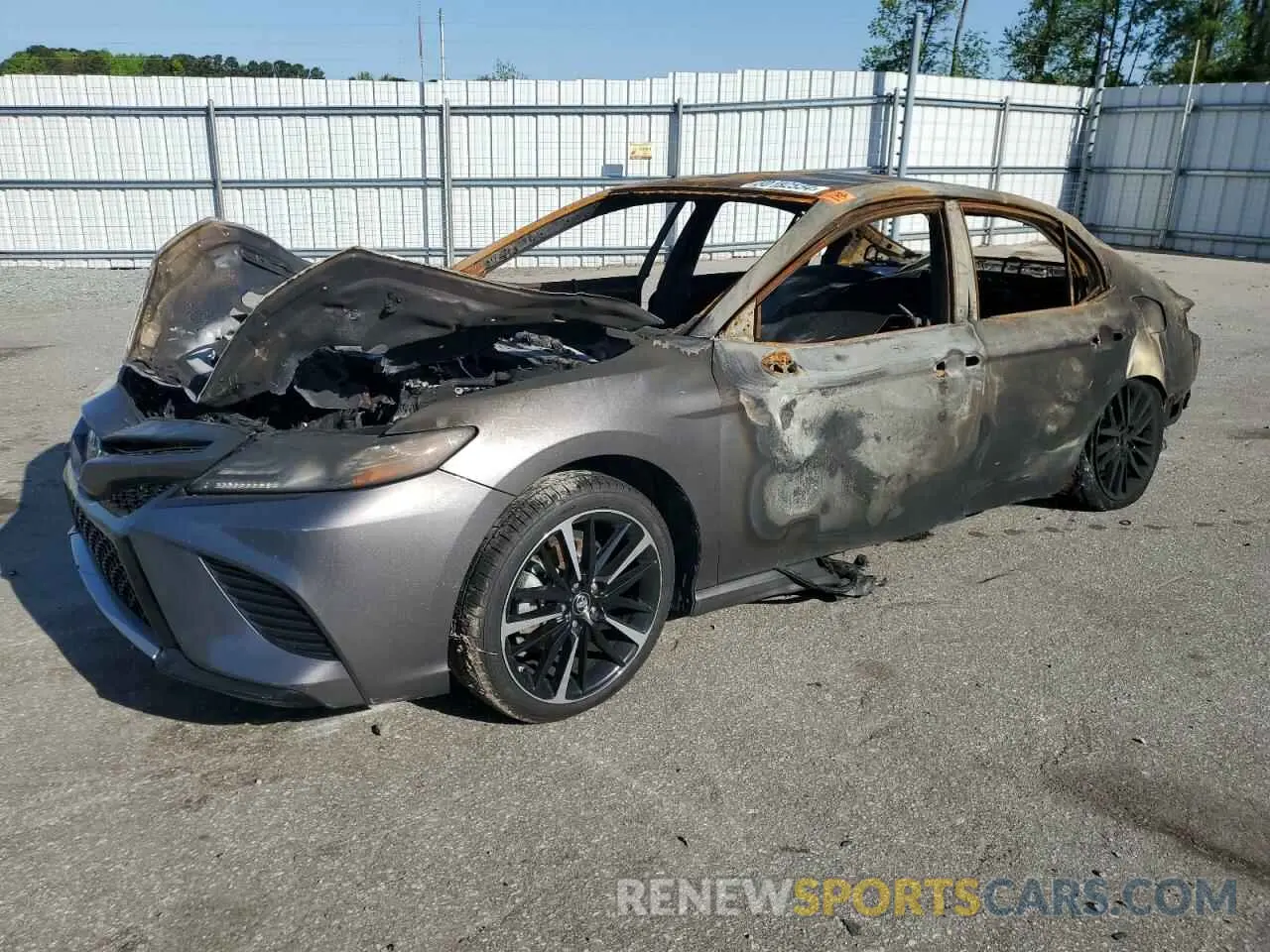 1 Photograph of a damaged car 4T1B61HK5KU171322 TOYOTA CAMRY 2019