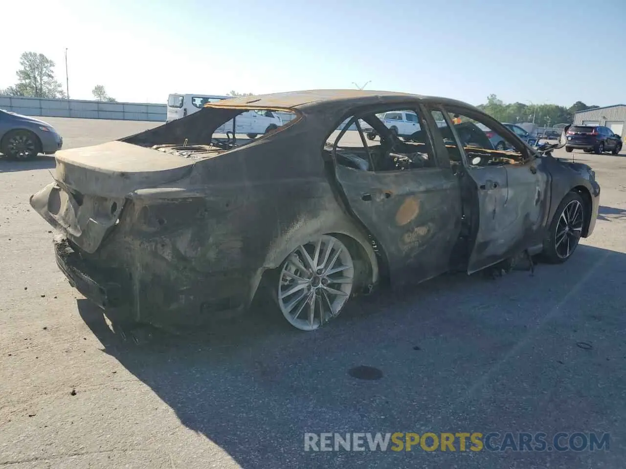3 Photograph of a damaged car 4T1B61HK5KU171322 TOYOTA CAMRY 2019
