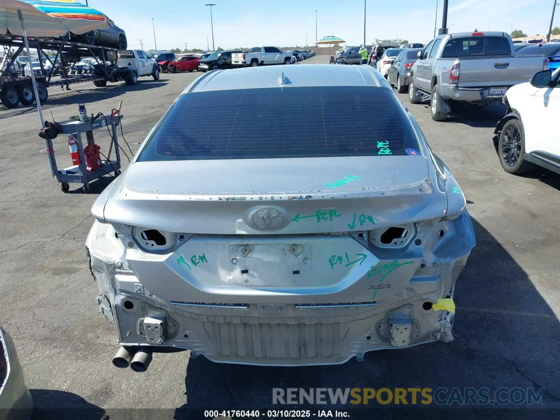 17 Фотография поврежденного автомобиля 4T1B61HK5KU177797 TOYOTA CAMRY 2019