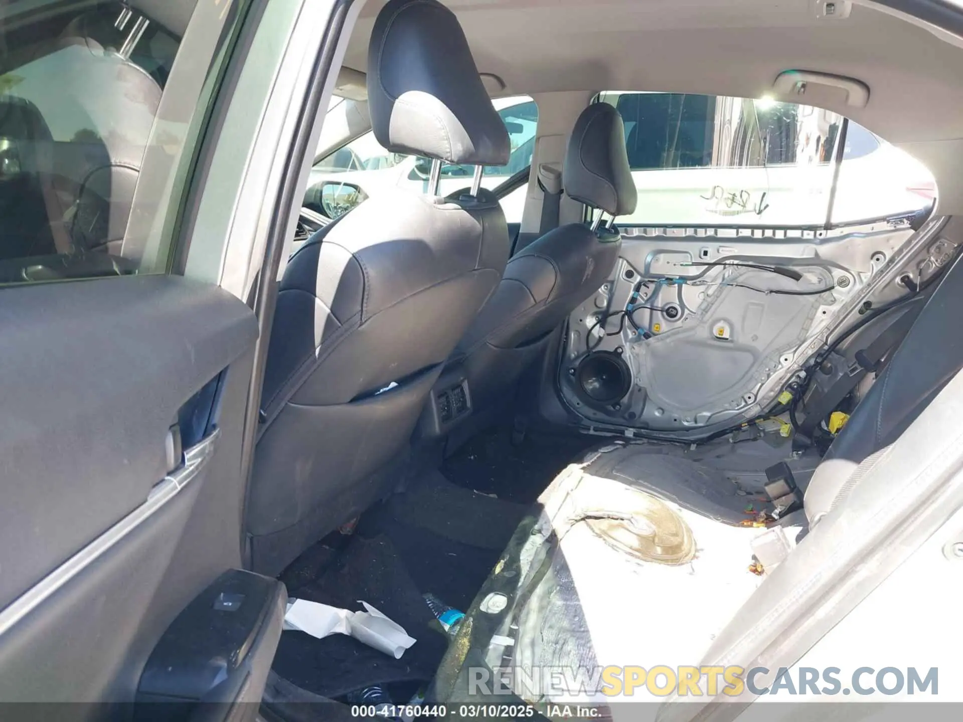 8 Фотография поврежденного автомобиля 4T1B61HK5KU177797 TOYOTA CAMRY 2019