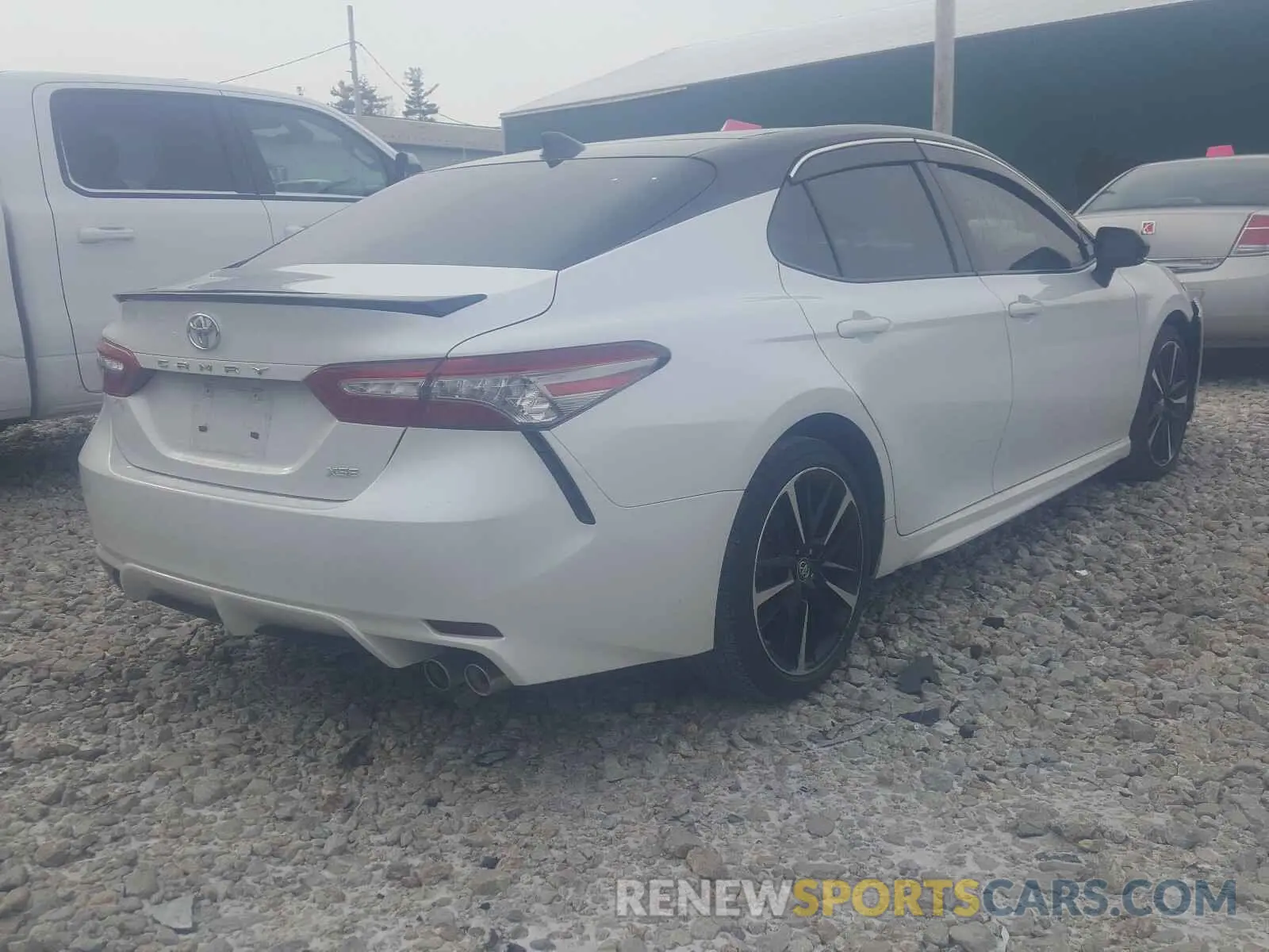 4 Photograph of a damaged car 4T1B61HK5KU183440 TOYOTA CAMRY 2019