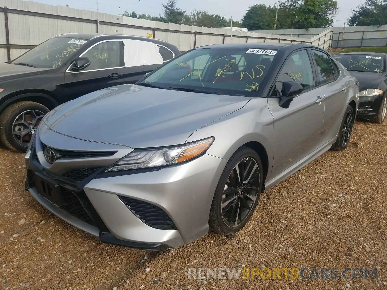 2 Photograph of a damaged car 4T1B61HK5KU212757 TOYOTA CAMRY 2019