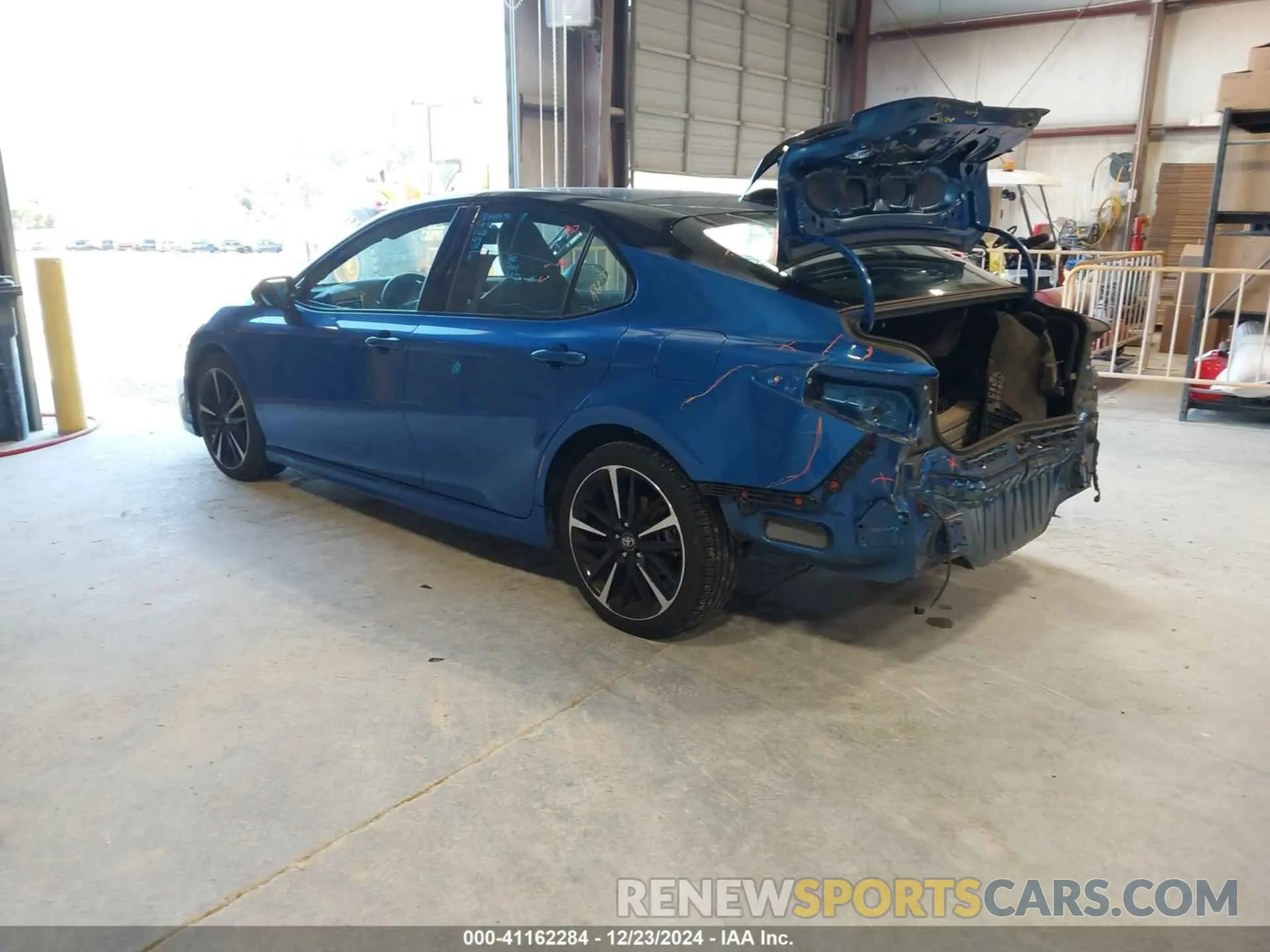 3 Фотография поврежденного автомобиля 4T1B61HK5KU238629 TOYOTA CAMRY 2019