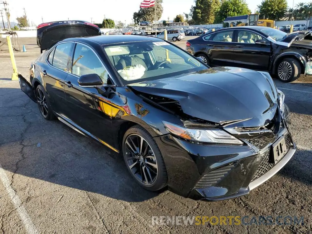 1 Photograph of a damaged car 4T1B61HK5KU264406 TOYOTA CAMRY 2019