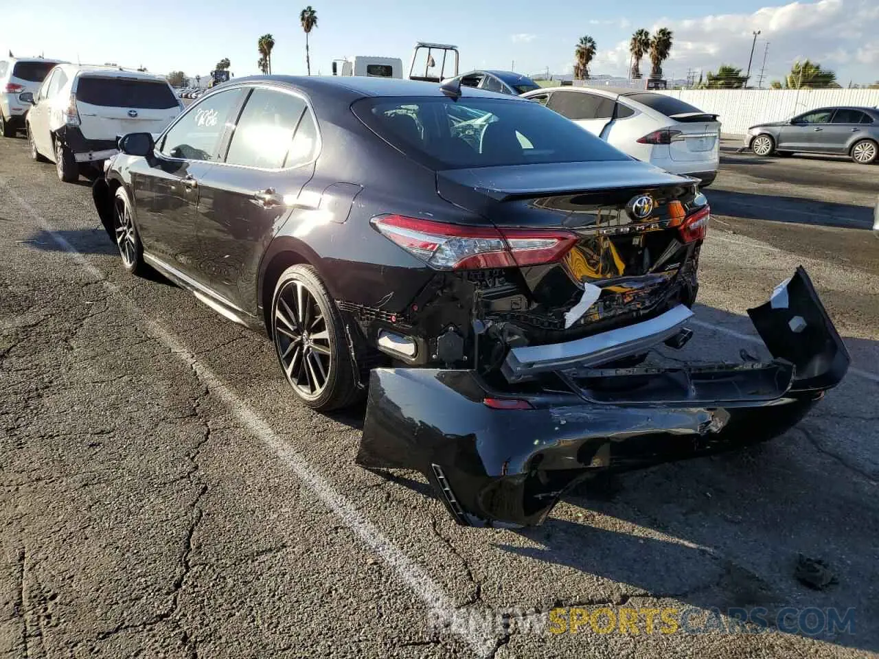 3 Photograph of a damaged car 4T1B61HK5KU264406 TOYOTA CAMRY 2019