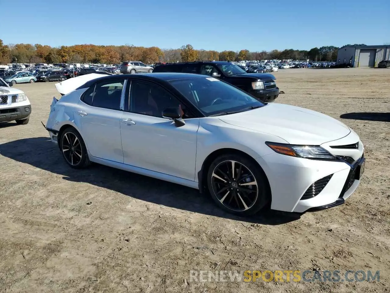 4 Photograph of a damaged car 4T1B61HK5KU265085 TOYOTA CAMRY 2019
