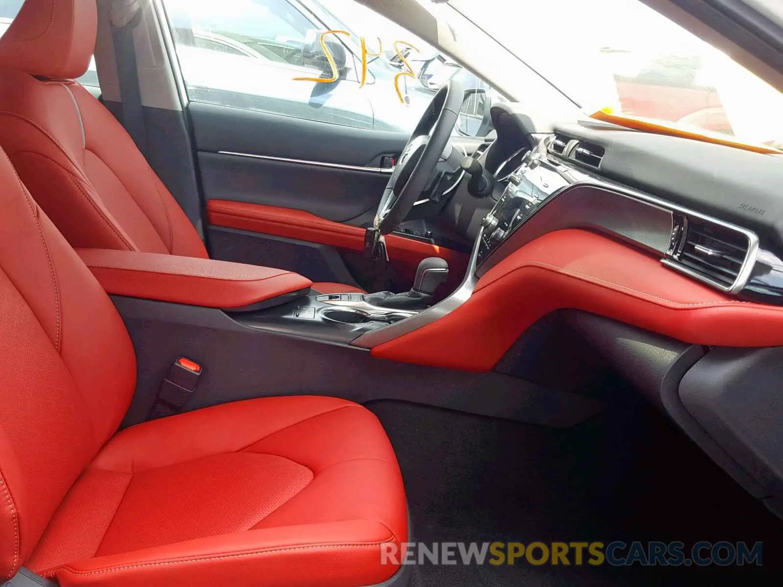 5 Photograph of a damaged car 4T1B61HK5KU268780 TOYOTA CAMRY 2019