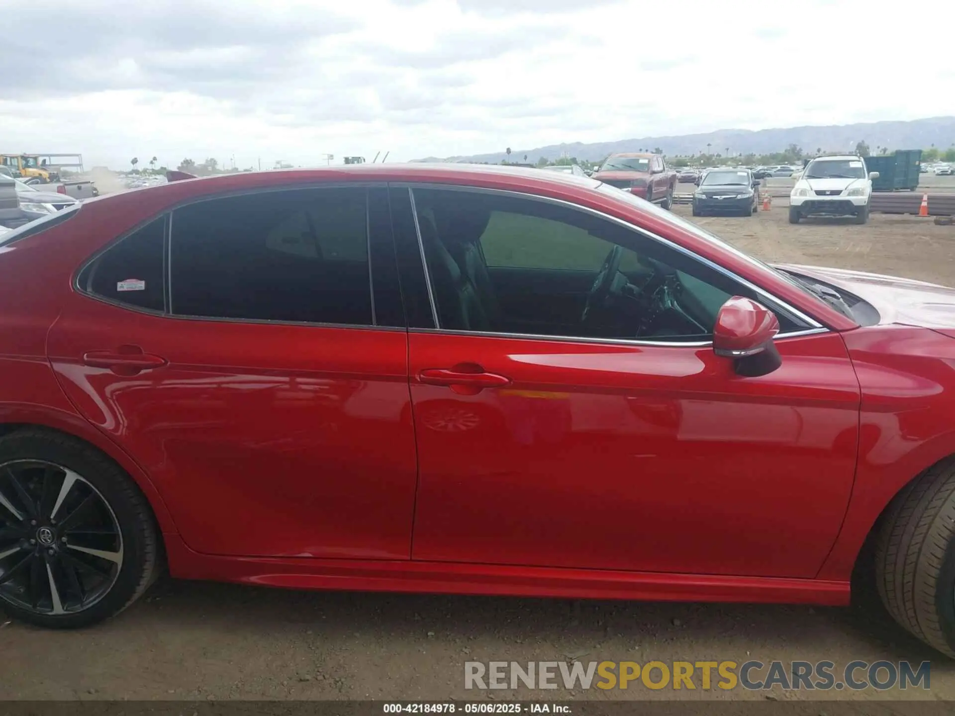 14 Фотография поврежденного автомобиля 4T1B61HK5KU288320 TOYOTA CAMRY 2019