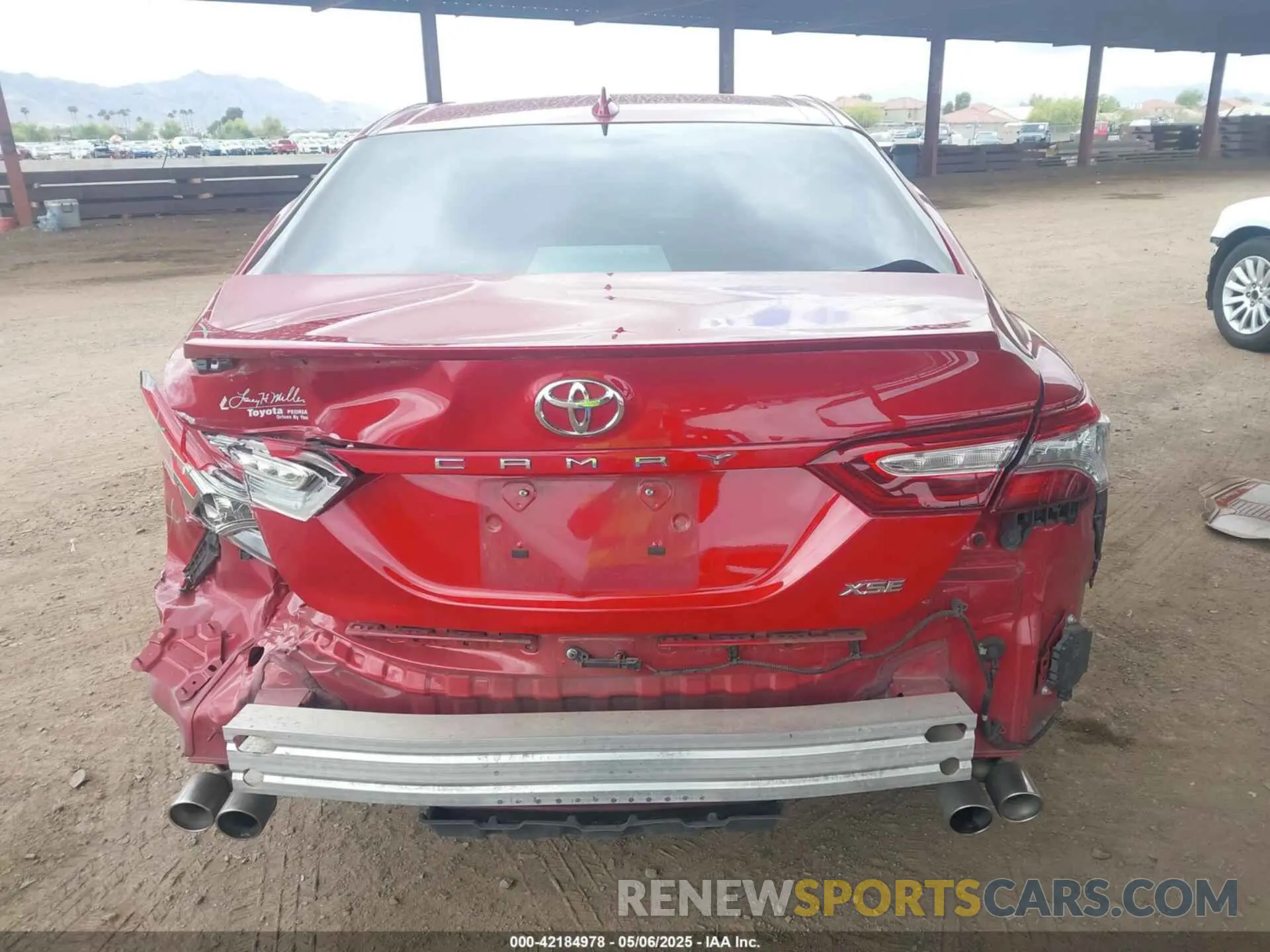 17 Фотография поврежденного автомобиля 4T1B61HK5KU288320 TOYOTA CAMRY 2019