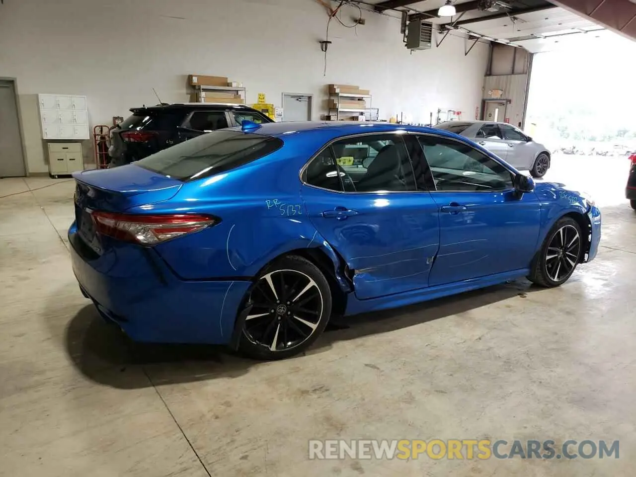 3 Photograph of a damaged car 4T1B61HK5KU295297 TOYOTA CAMRY 2019
