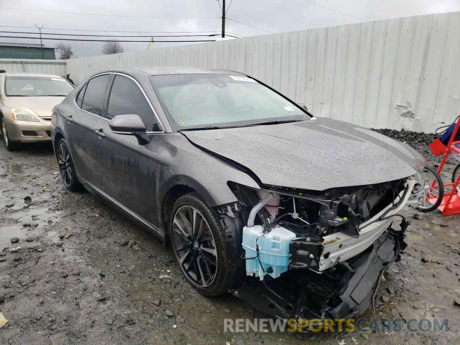 1 Photograph of a damaged car 4T1B61HK5KU299284 TOYOTA CAMRY 2019