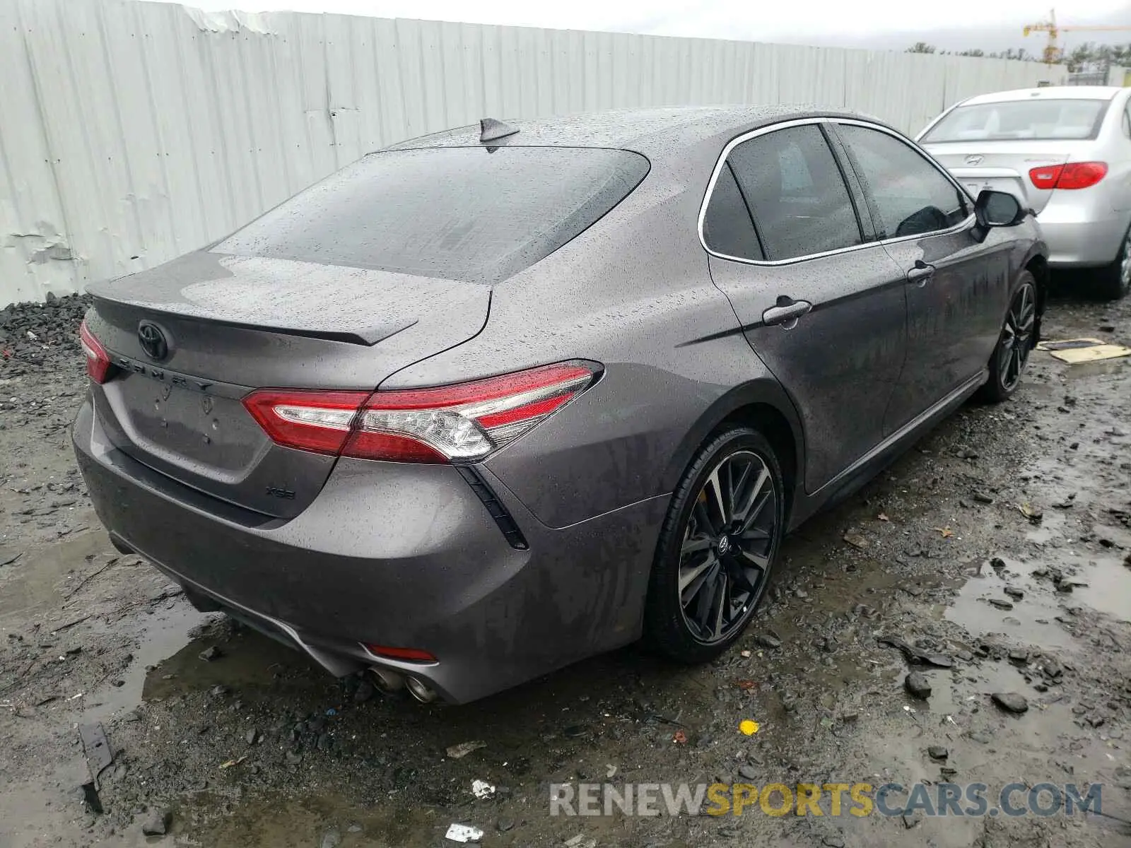 4 Photograph of a damaged car 4T1B61HK5KU299284 TOYOTA CAMRY 2019