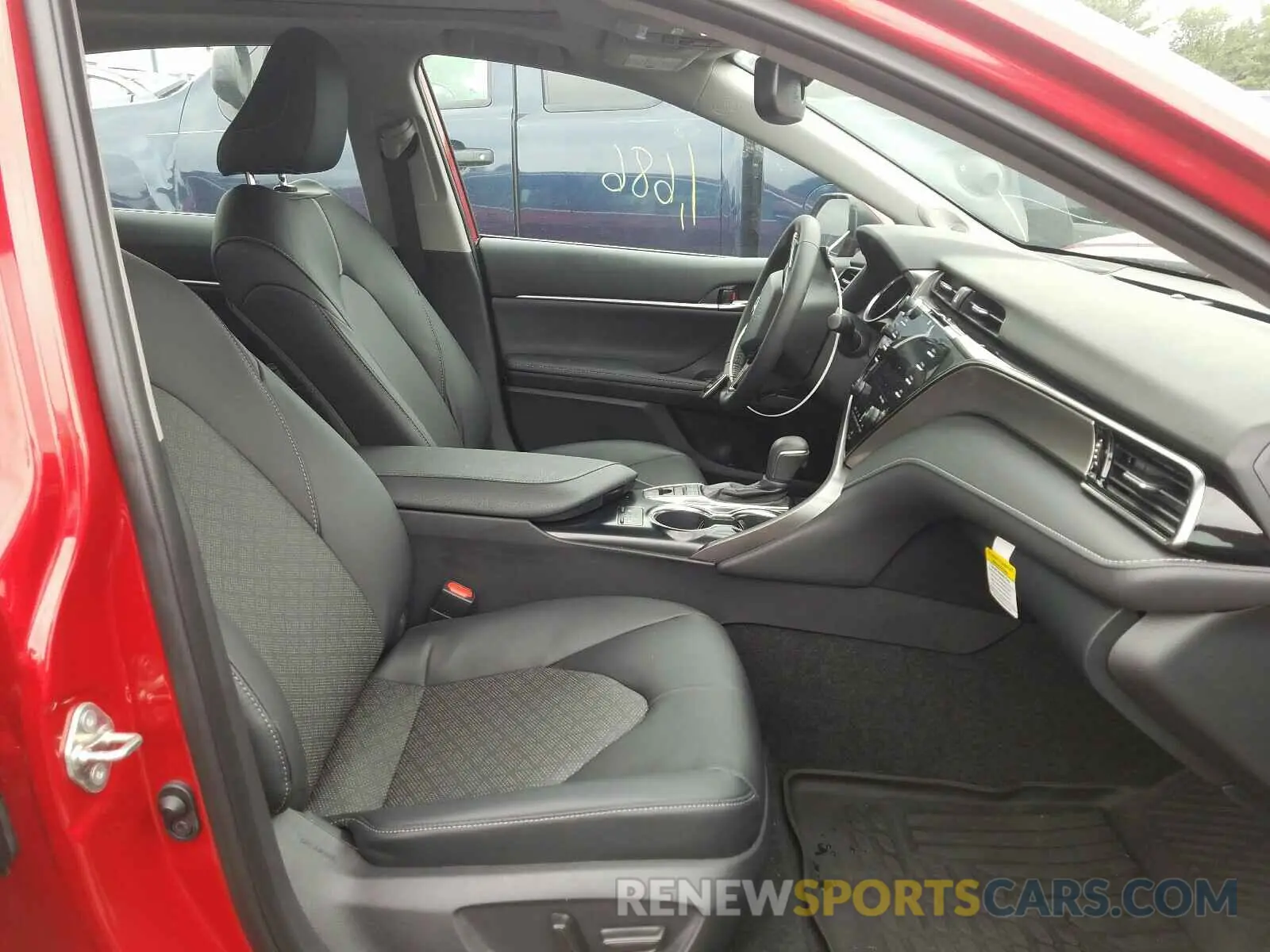 5 Photograph of a damaged car 4T1B61HK5KU299558 TOYOTA CAMRY 2019
