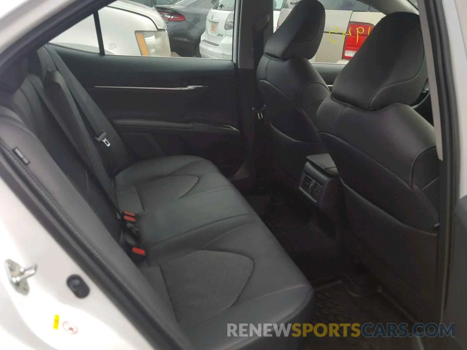 6 Photograph of a damaged car 4T1B61HK5KU707976 TOYOTA CAMRY 2019