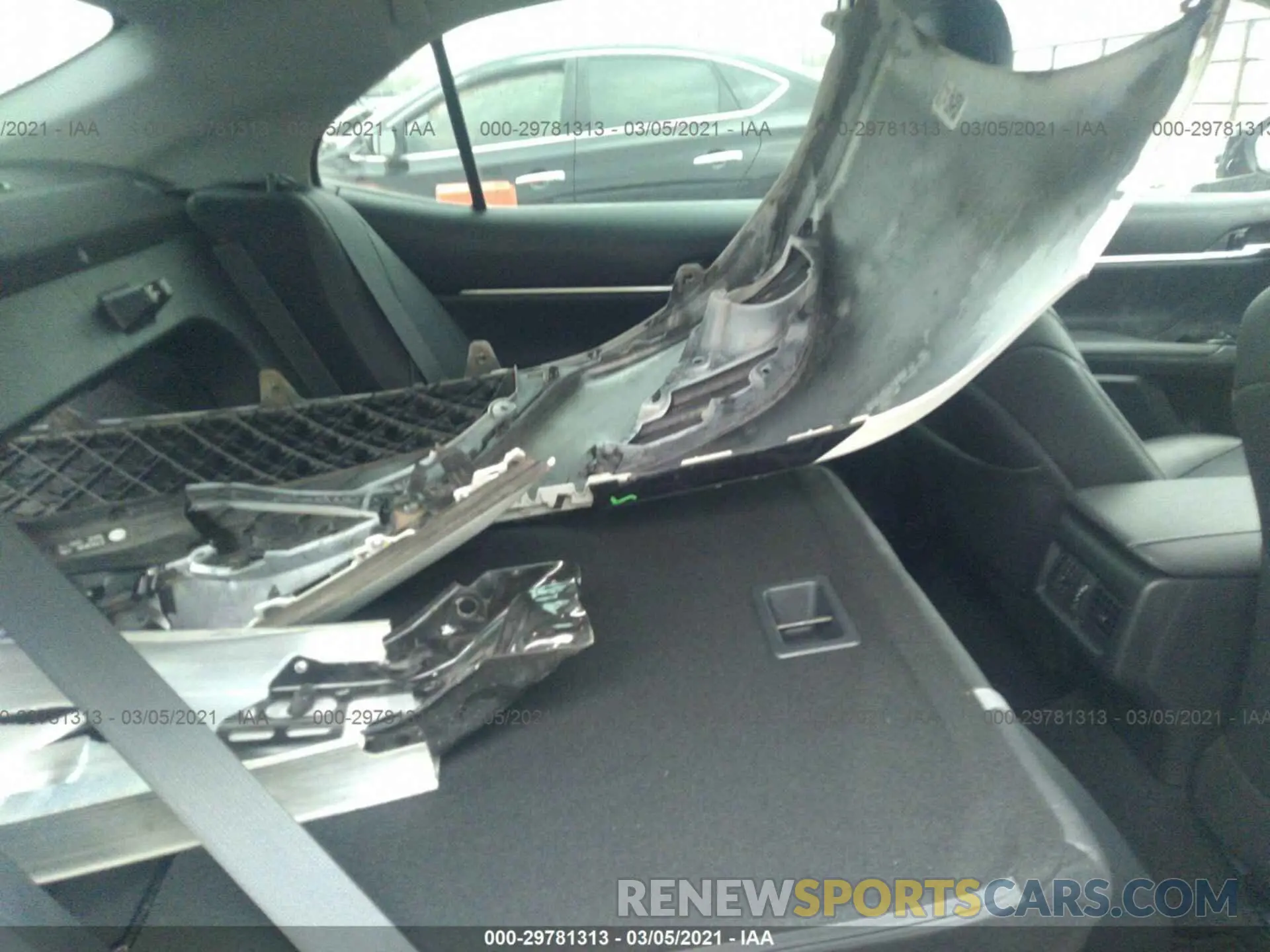 8 Photograph of a damaged car 4T1B61HK5KU750200 TOYOTA CAMRY 2019