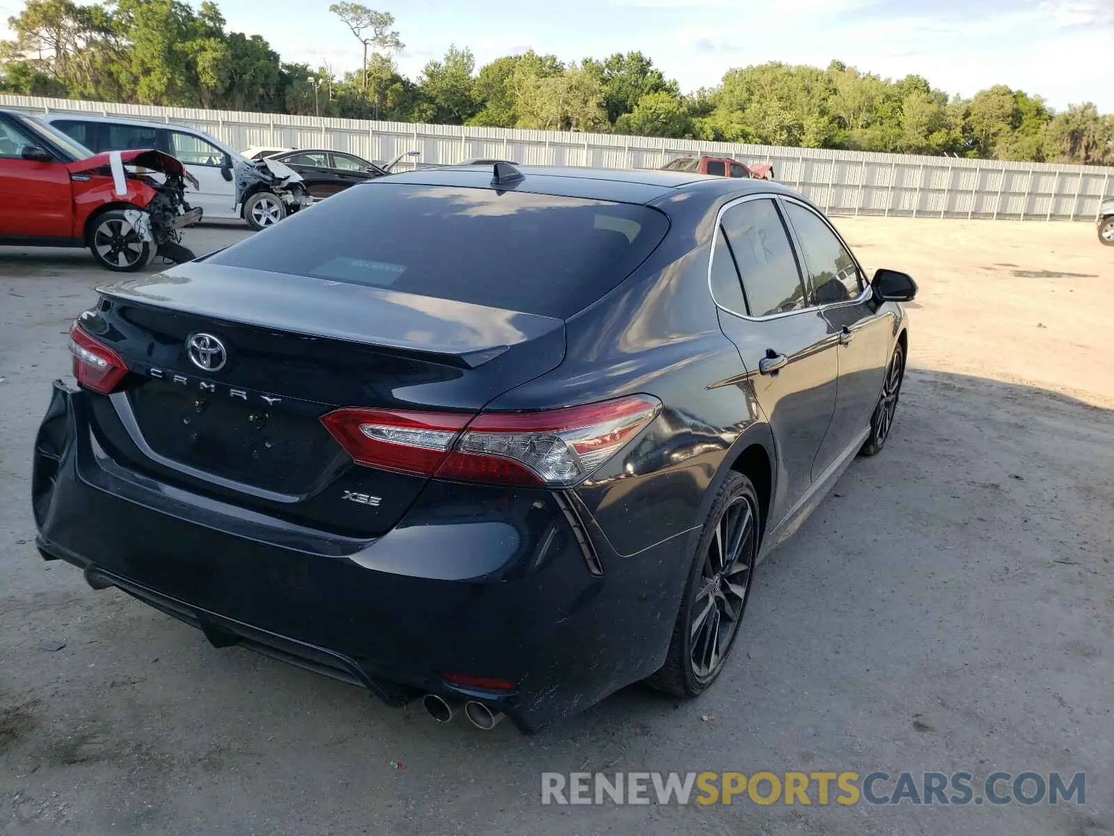 4 Photograph of a damaged car 4T1B61HK5KU769572 TOYOTA CAMRY 2019