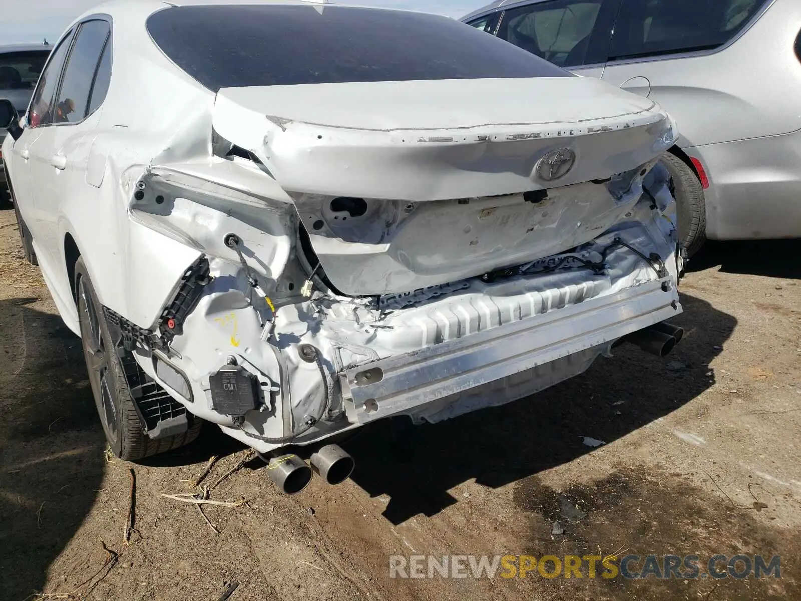9 Photograph of a damaged car 4T1B61HK5KU811318 TOYOTA CAMRY 2019