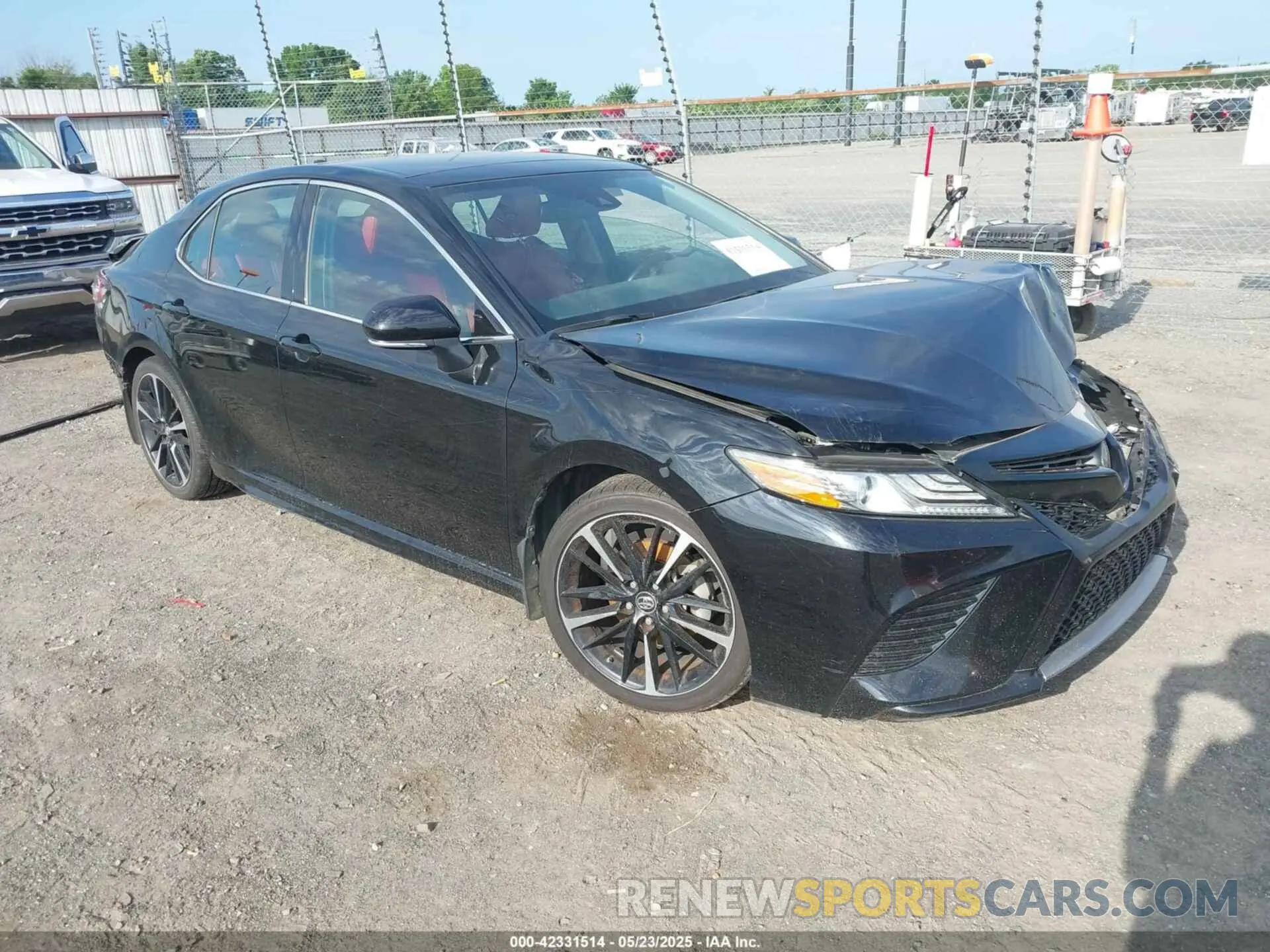 1 Photograph of a damaged car 4T1B61HK5KU821119 TOYOTA CAMRY 2019