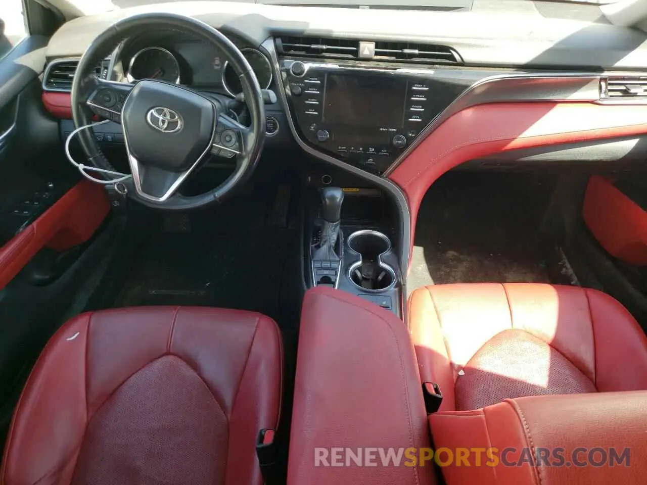 8 Фотография поврежденного автомобиля 4T1B61HK5KU823954 TOYOTA CAMRY 2019