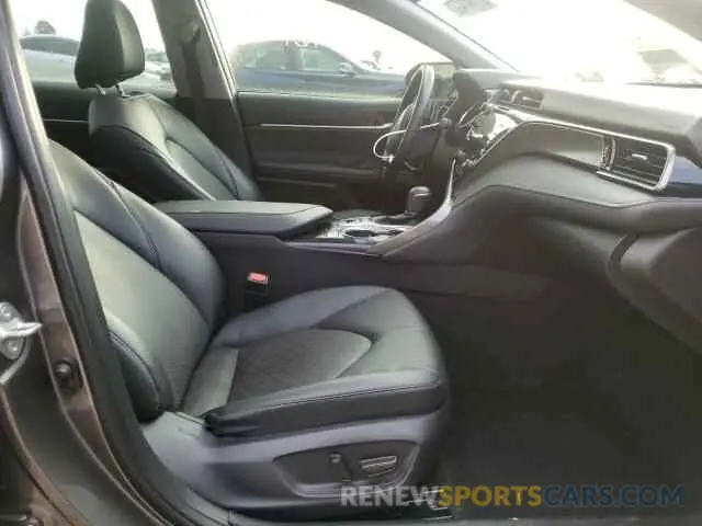 5 Photograph of a damaged car 4T1B61HK5KU836154 TOYOTA CAMRY 2019